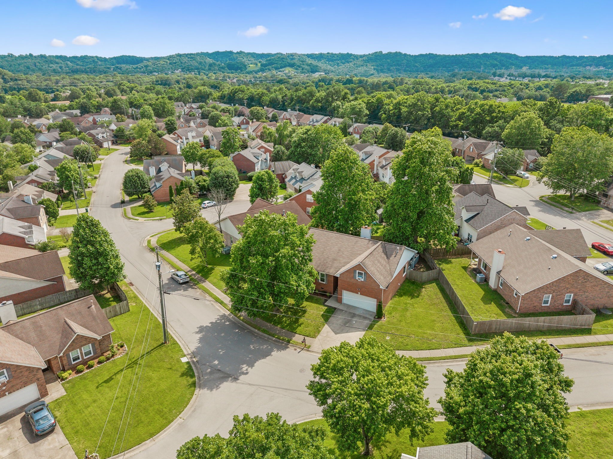 304 Roslyn Ct