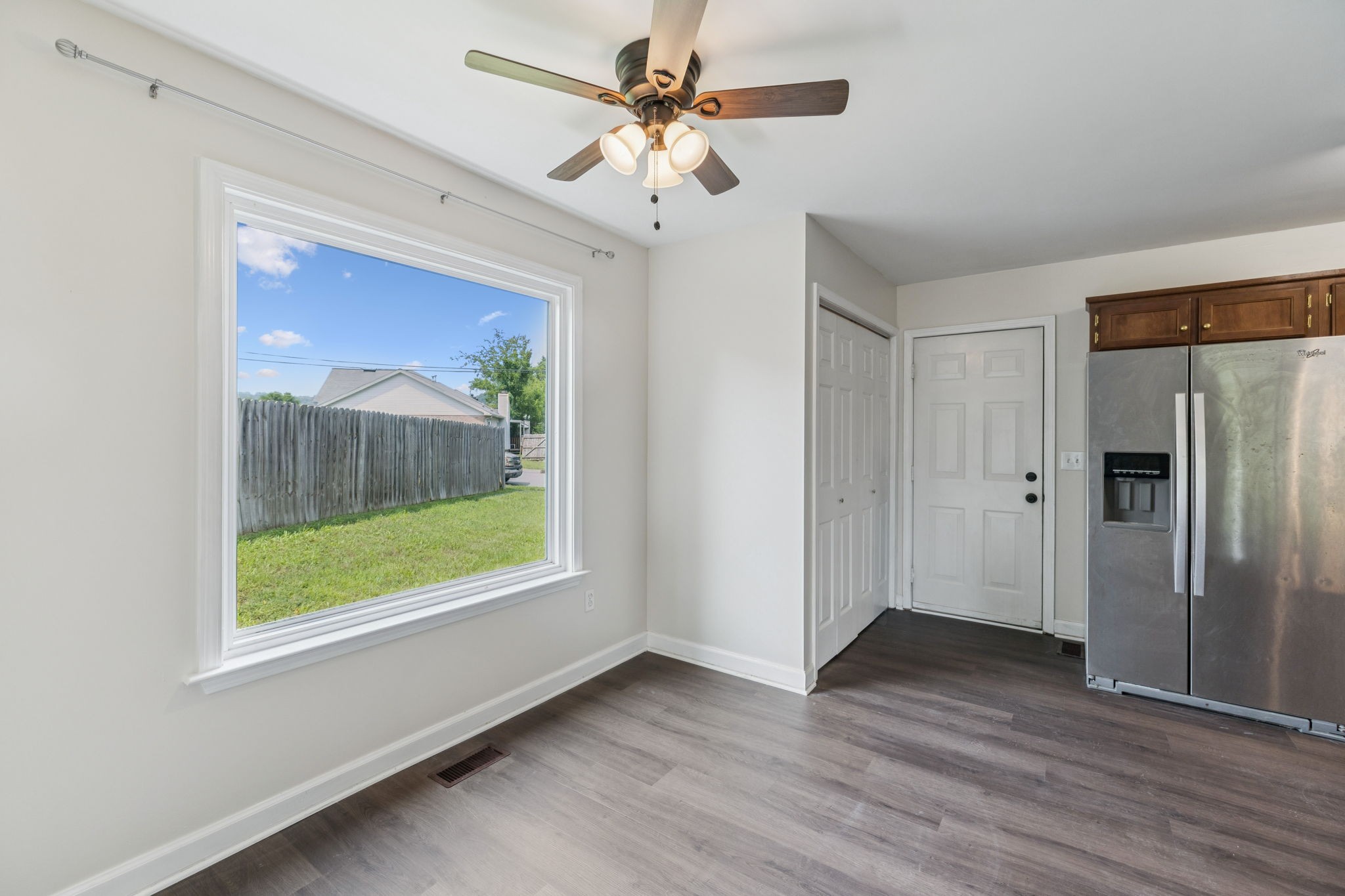 304 Roslyn Ct