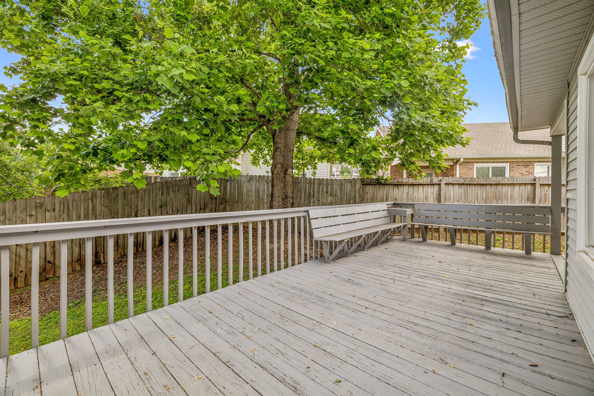 304 Roslyn Ct