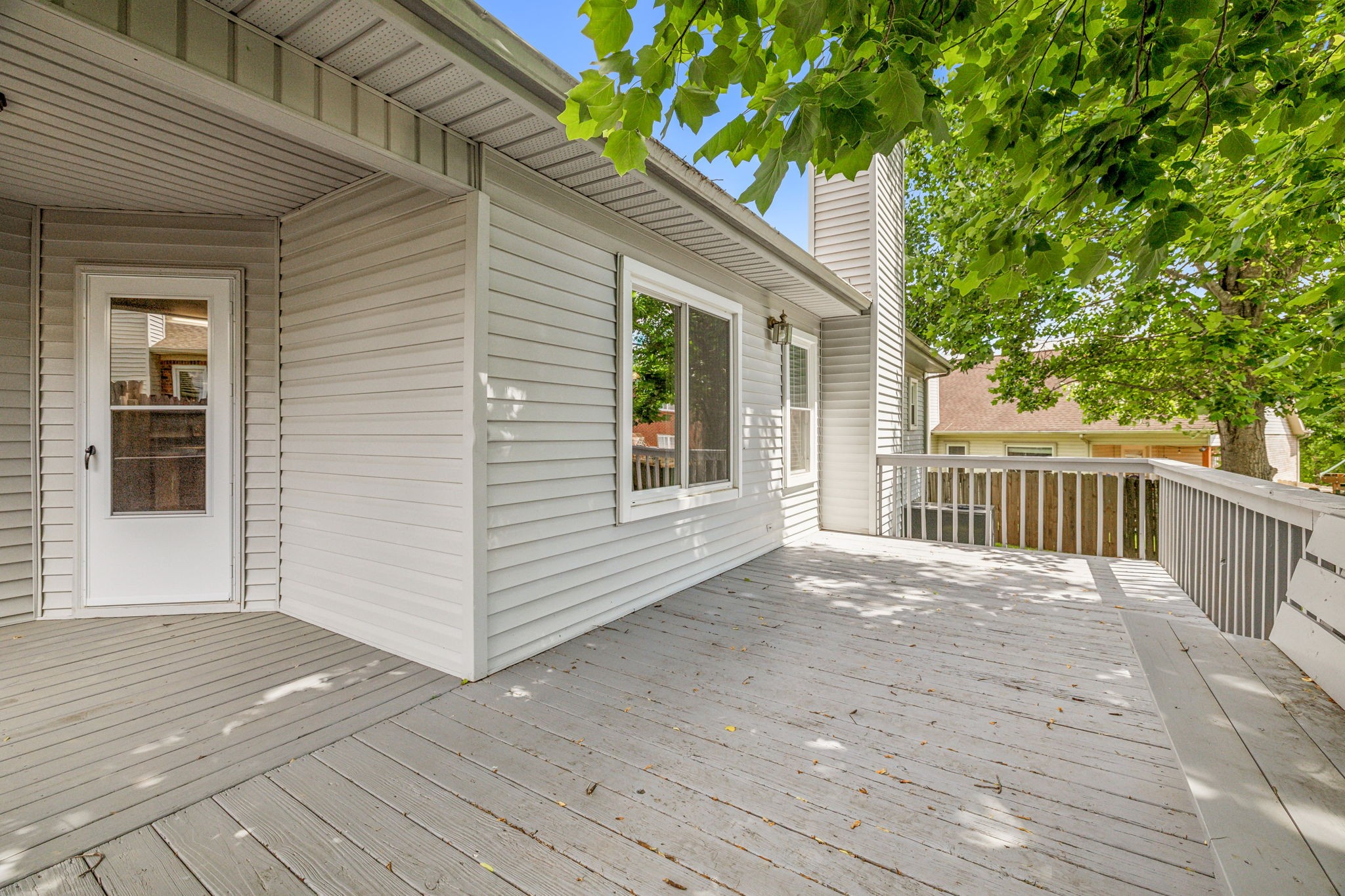 304 Roslyn Ct