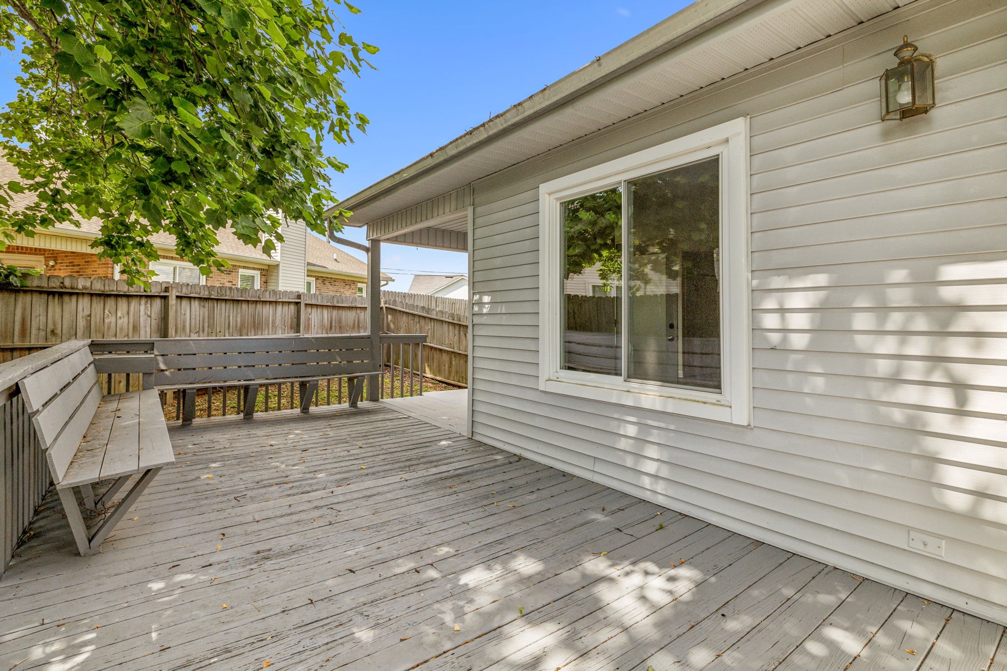 304 Roslyn Ct
