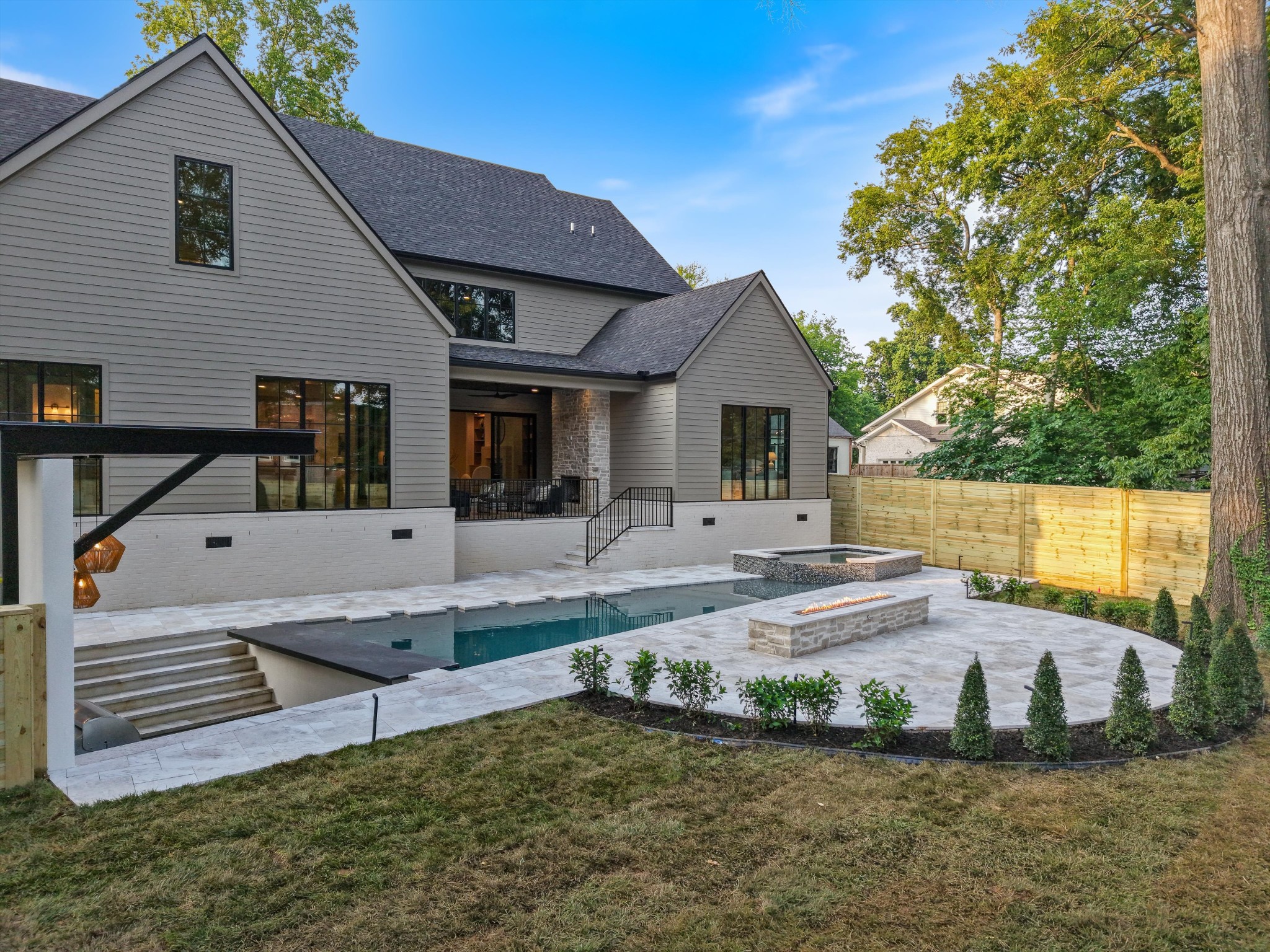 921 Marengo Ln