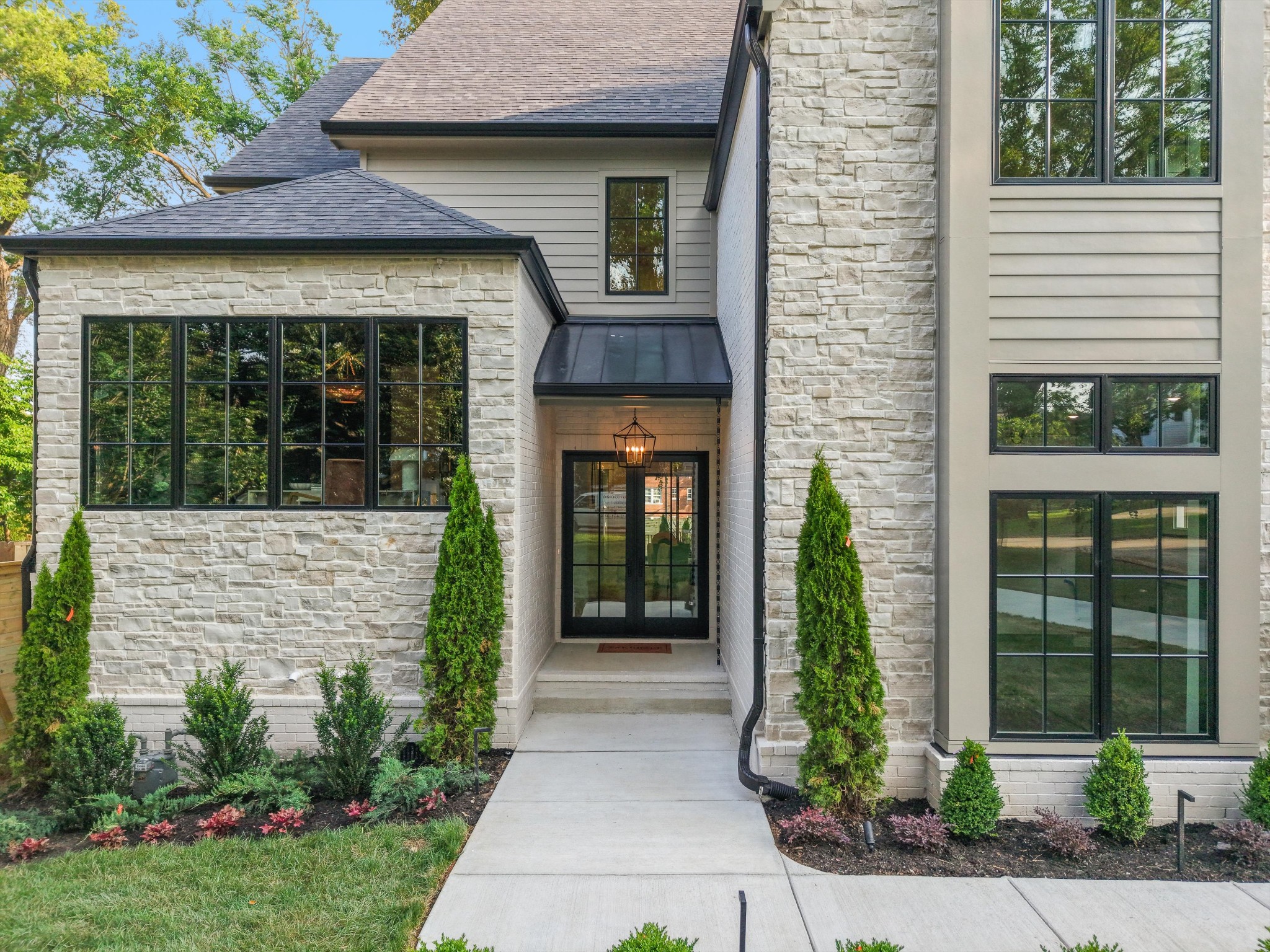 921 Marengo Ln