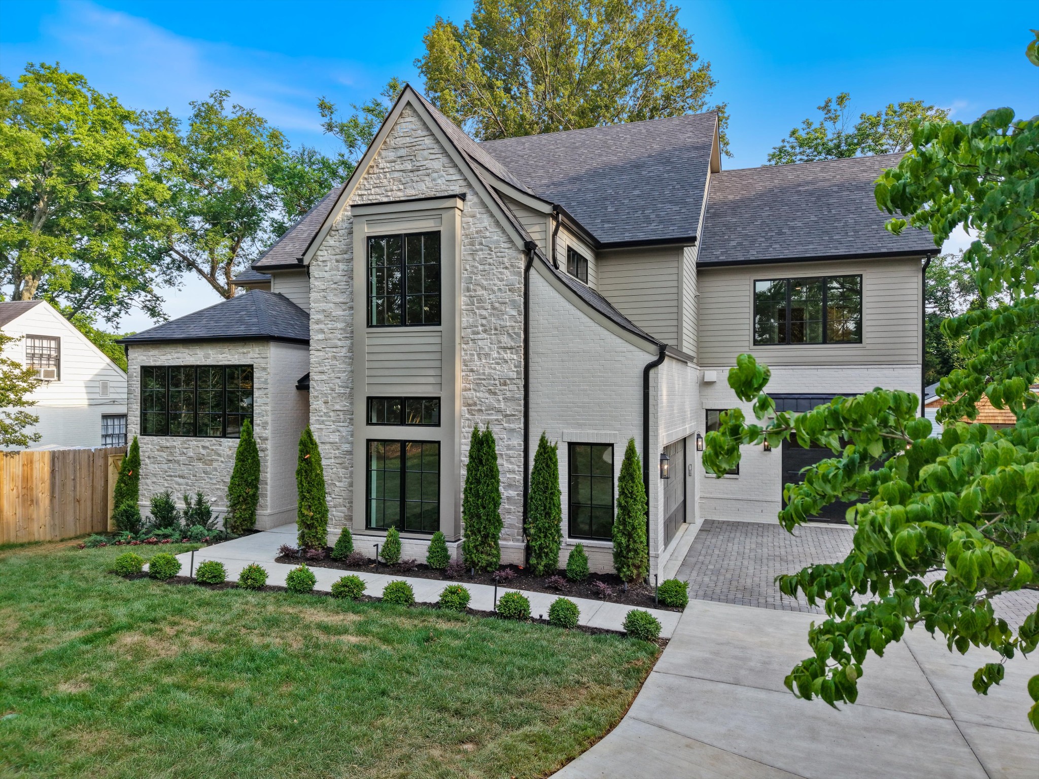 921 Marengo Ln