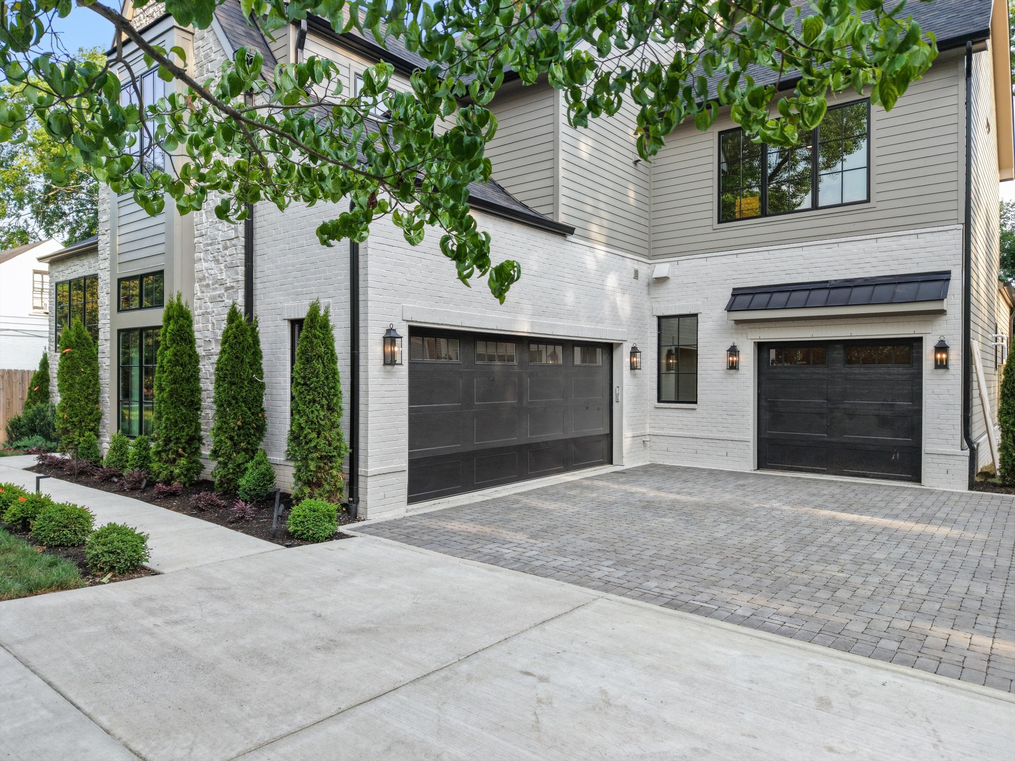 921 Marengo Ln