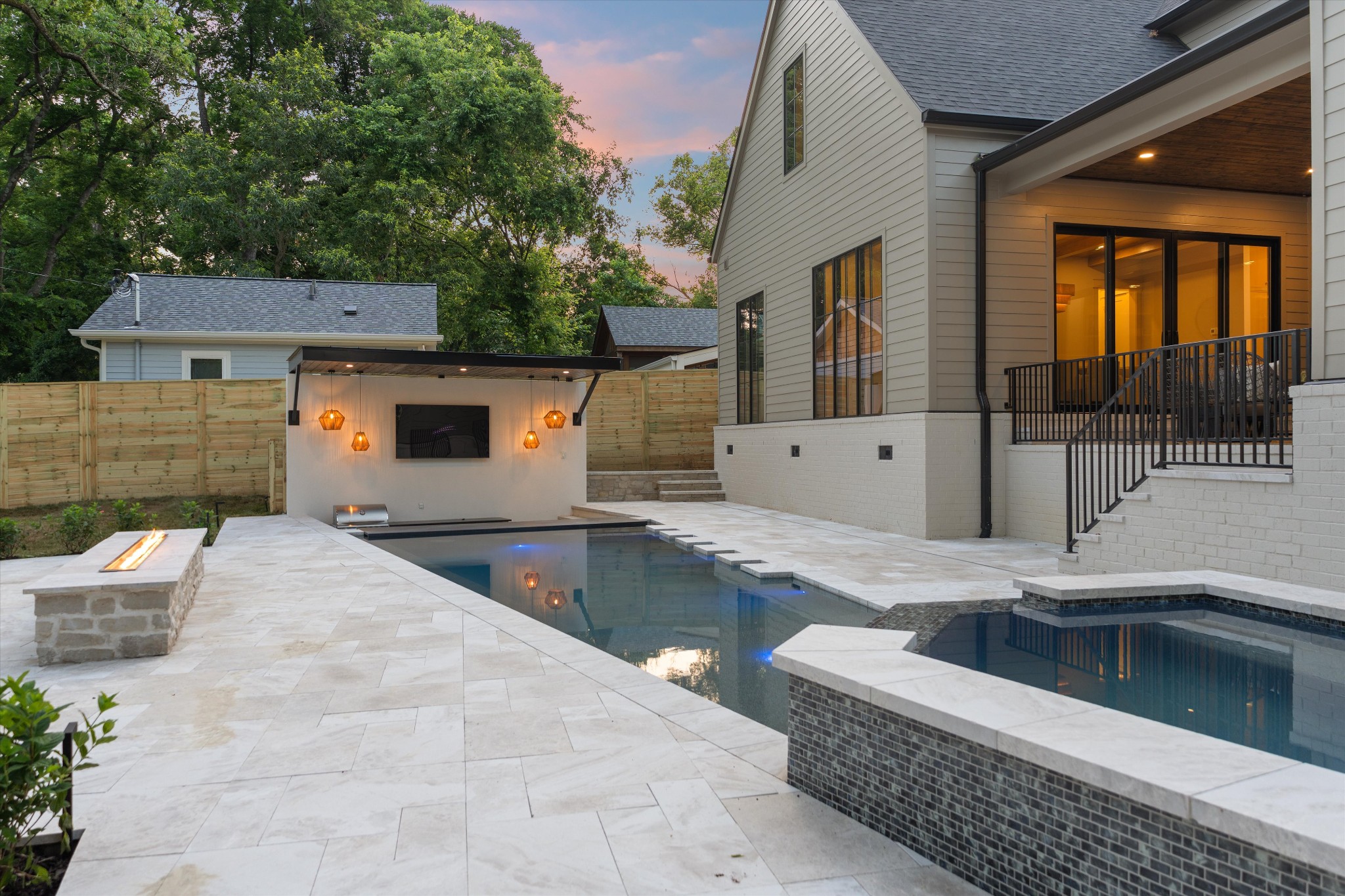 921 Marengo Ln