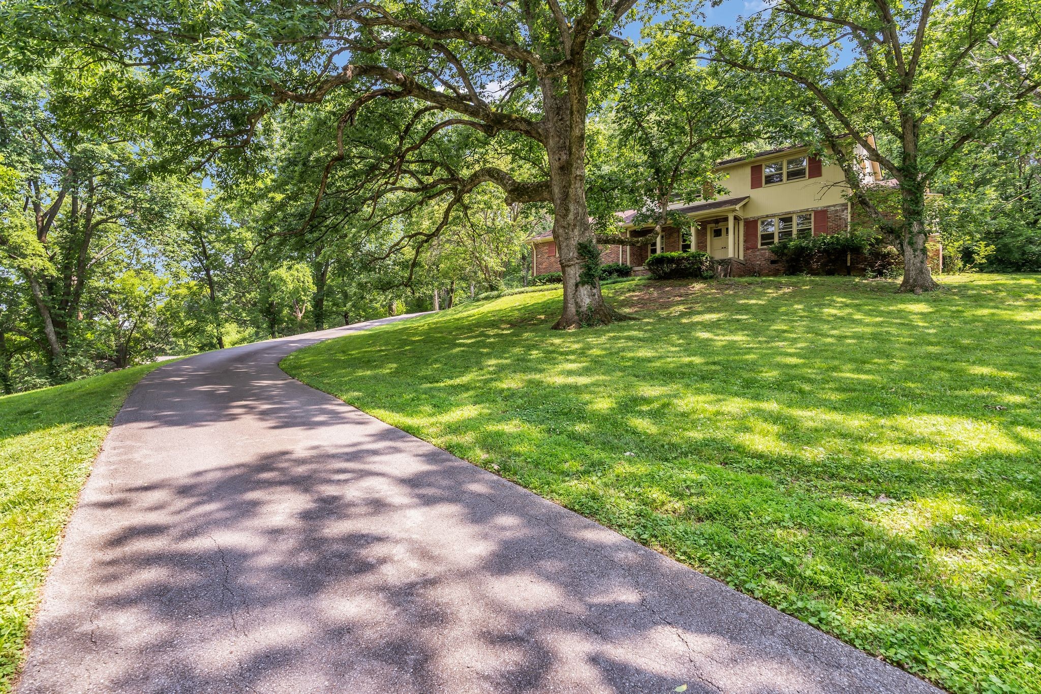 208 Vaughns Gap Rd