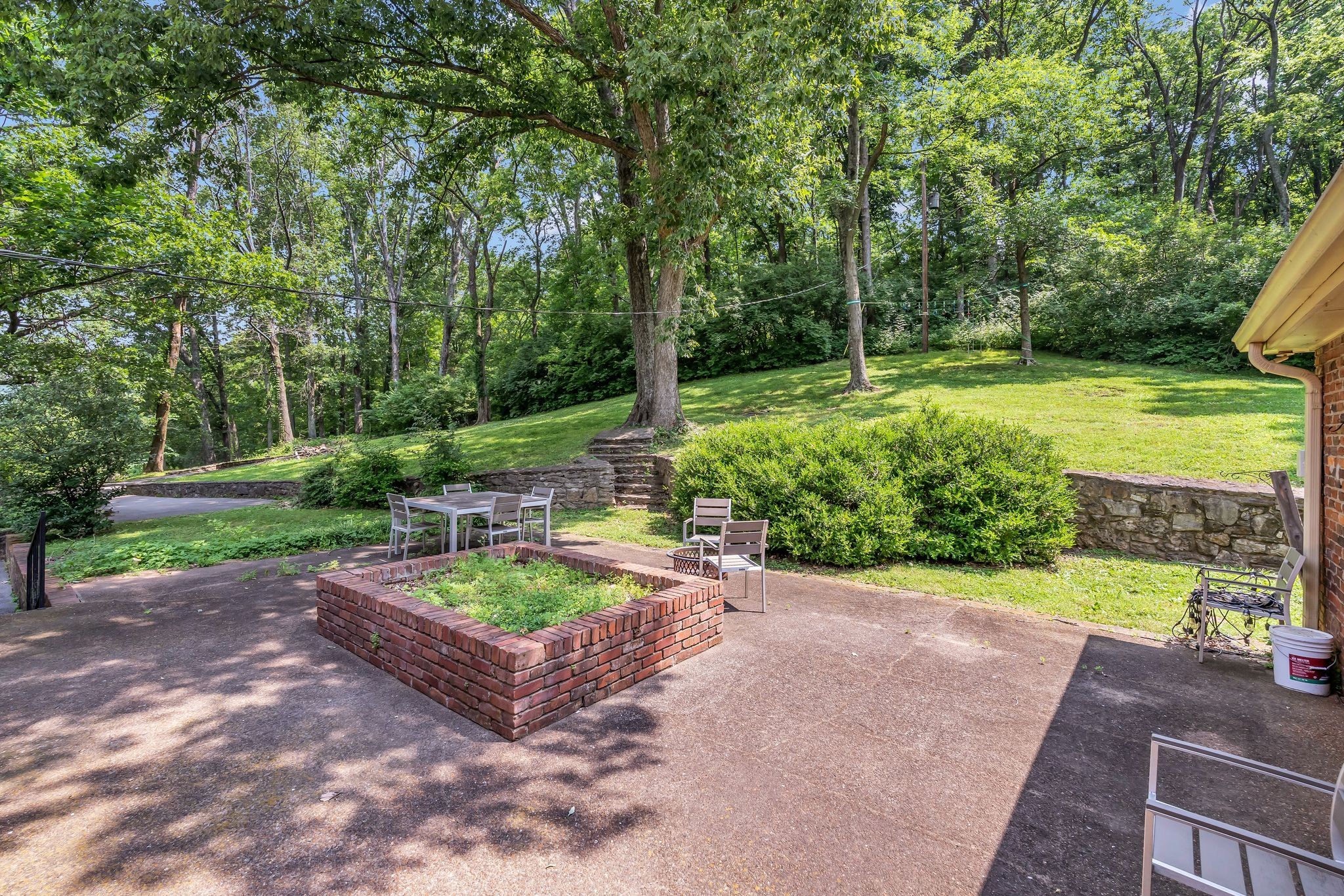 208 Vaughns Gap Rd