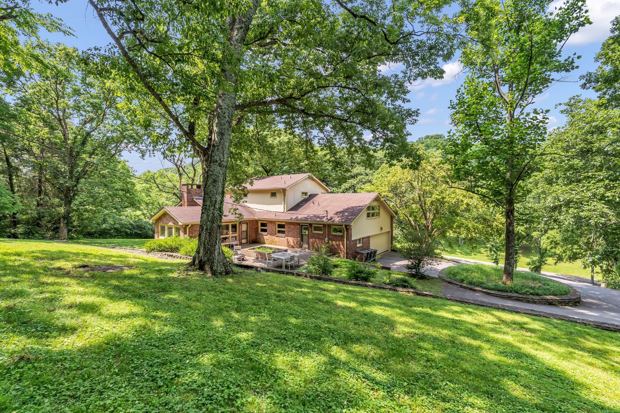 208 Vaughns Gap Rd