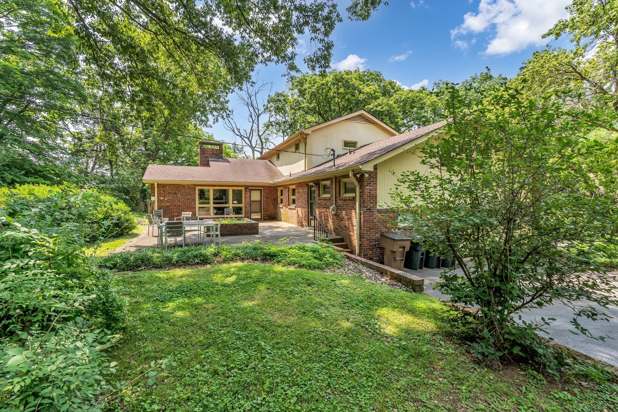 208 Vaughns Gap Rd