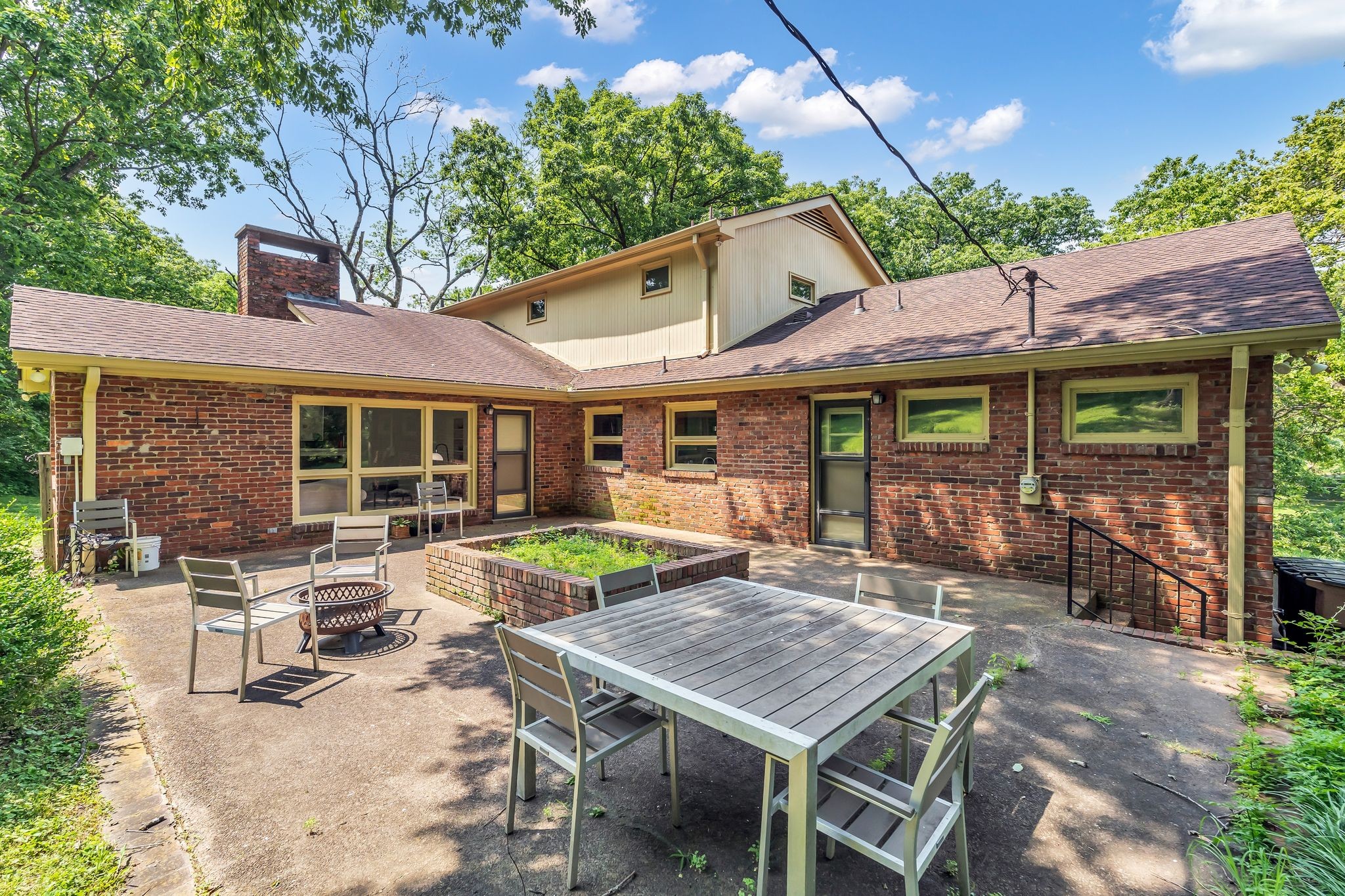 208 Vaughns Gap Rd
