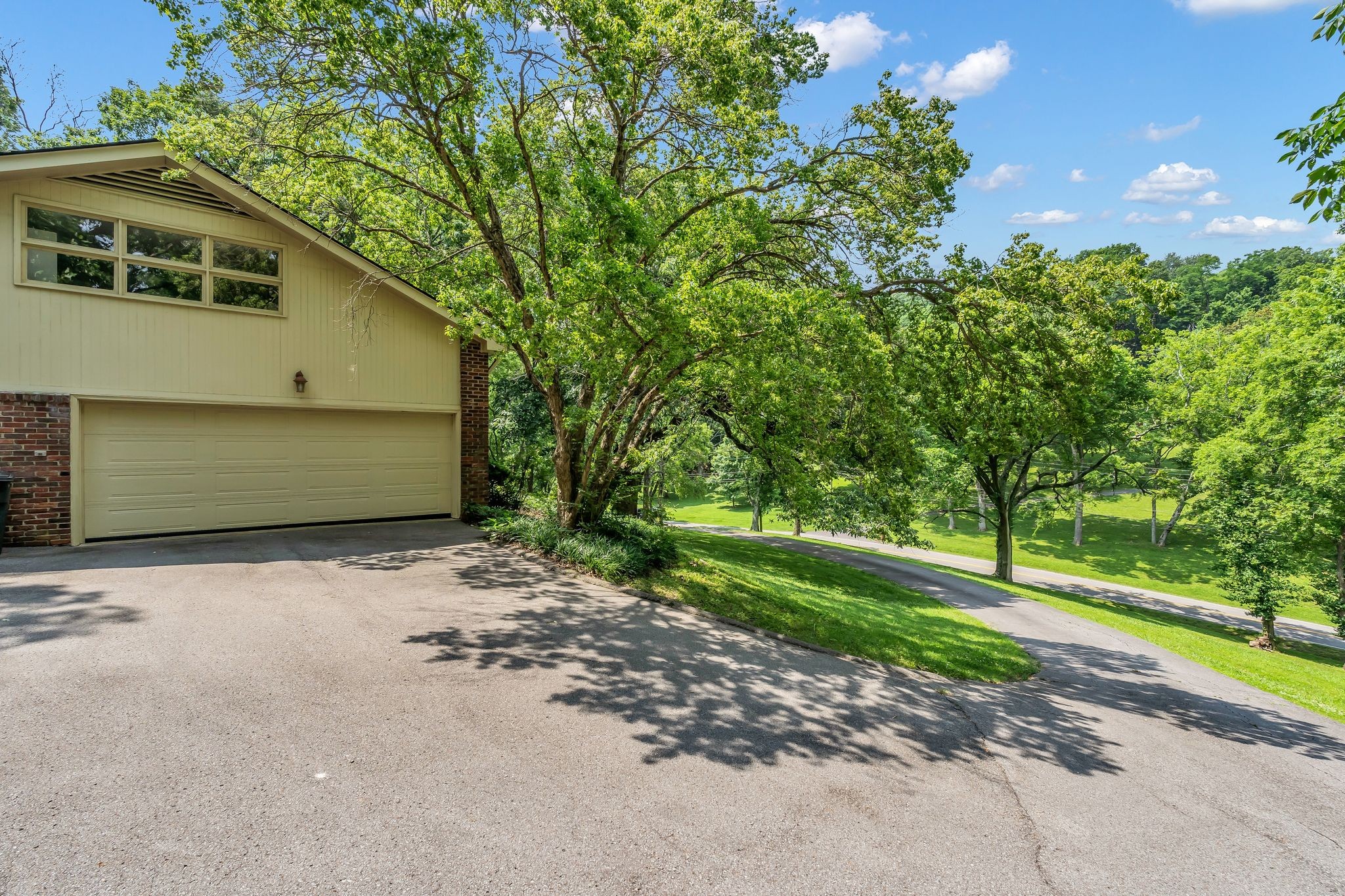 208 Vaughns Gap Rd