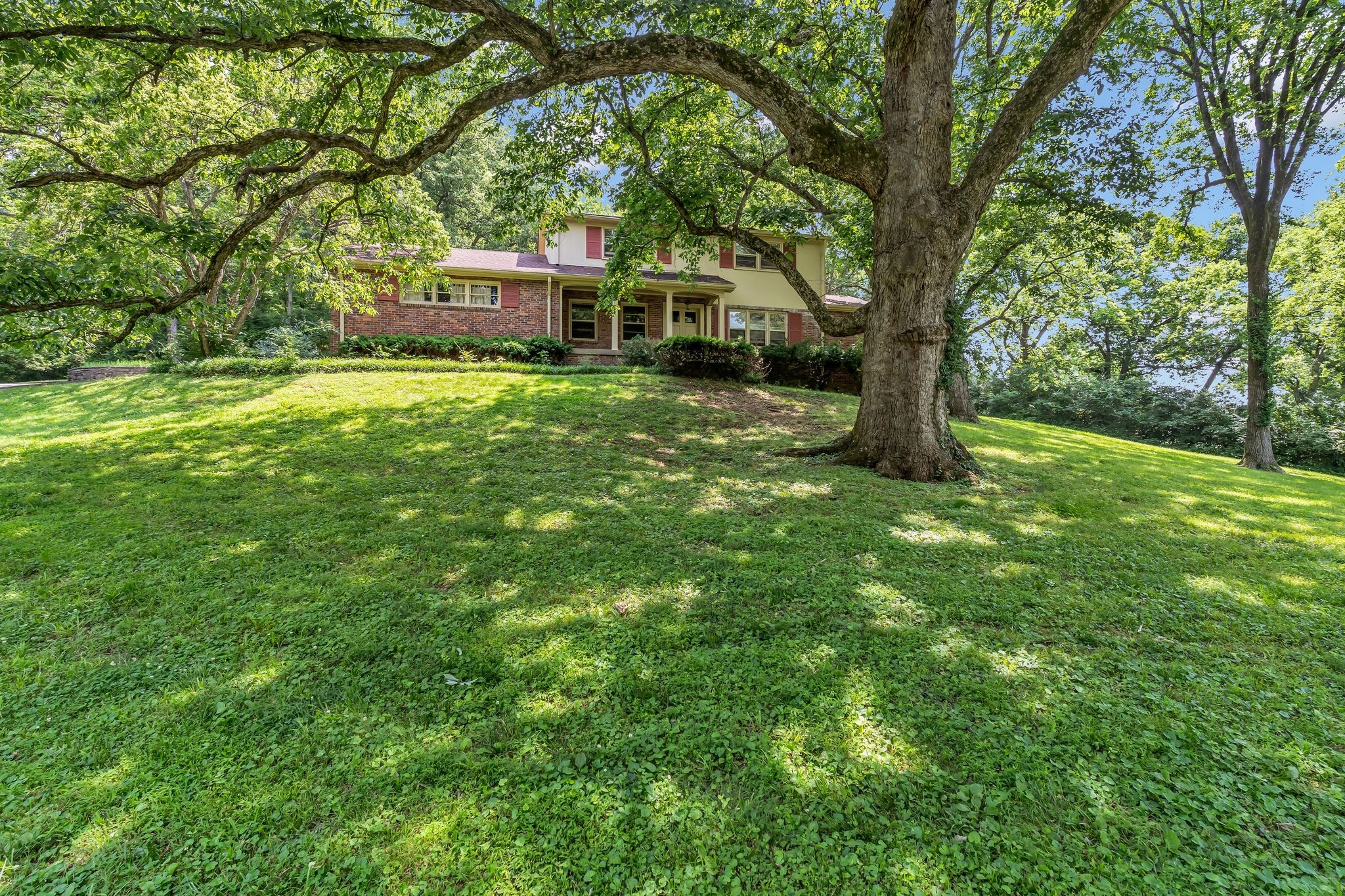 208 Vaughns Gap Rd