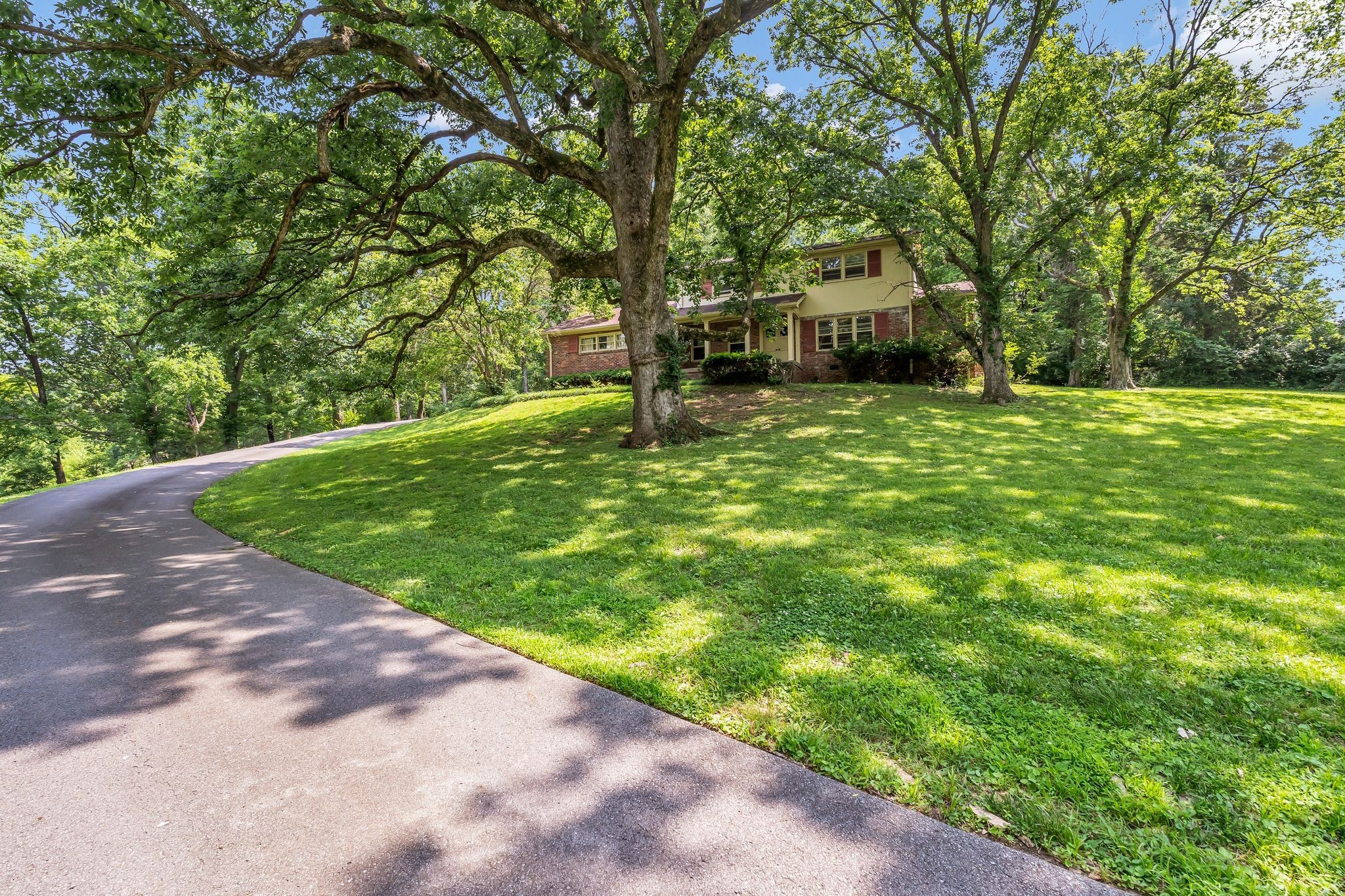 208 Vaughns Gap Rd