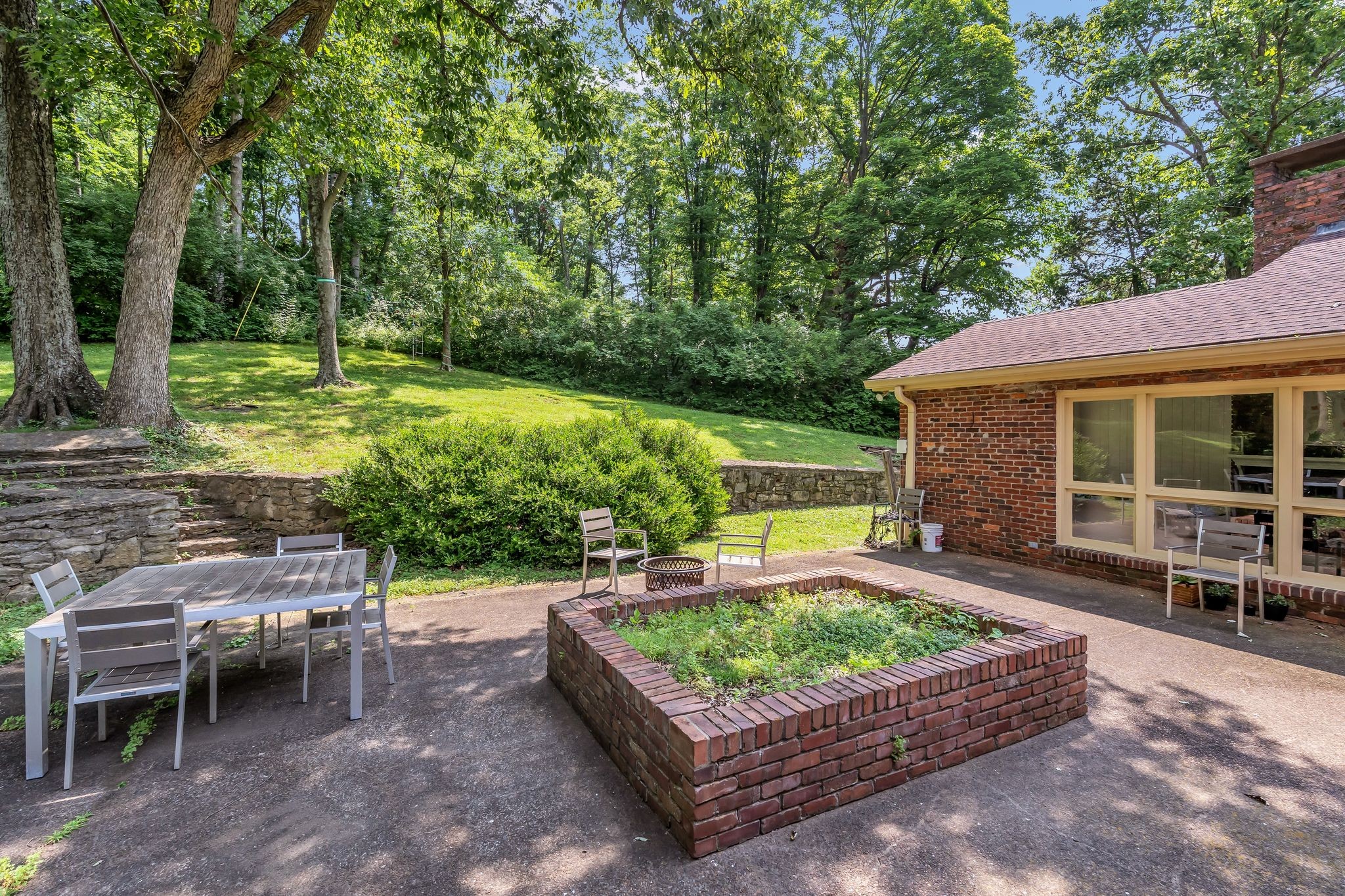 208 Vaughns Gap Rd