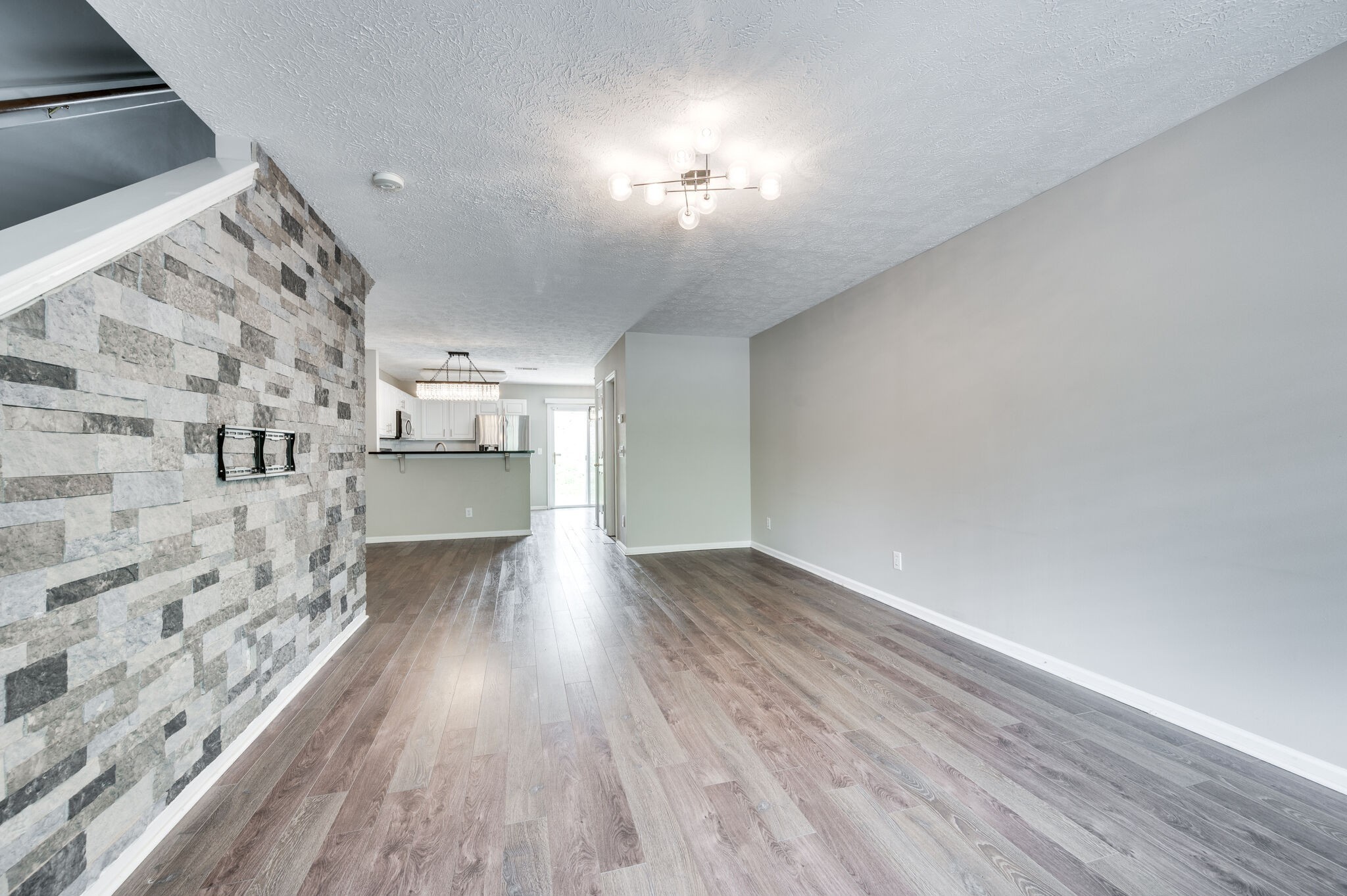 209 Shadow Glen Dr