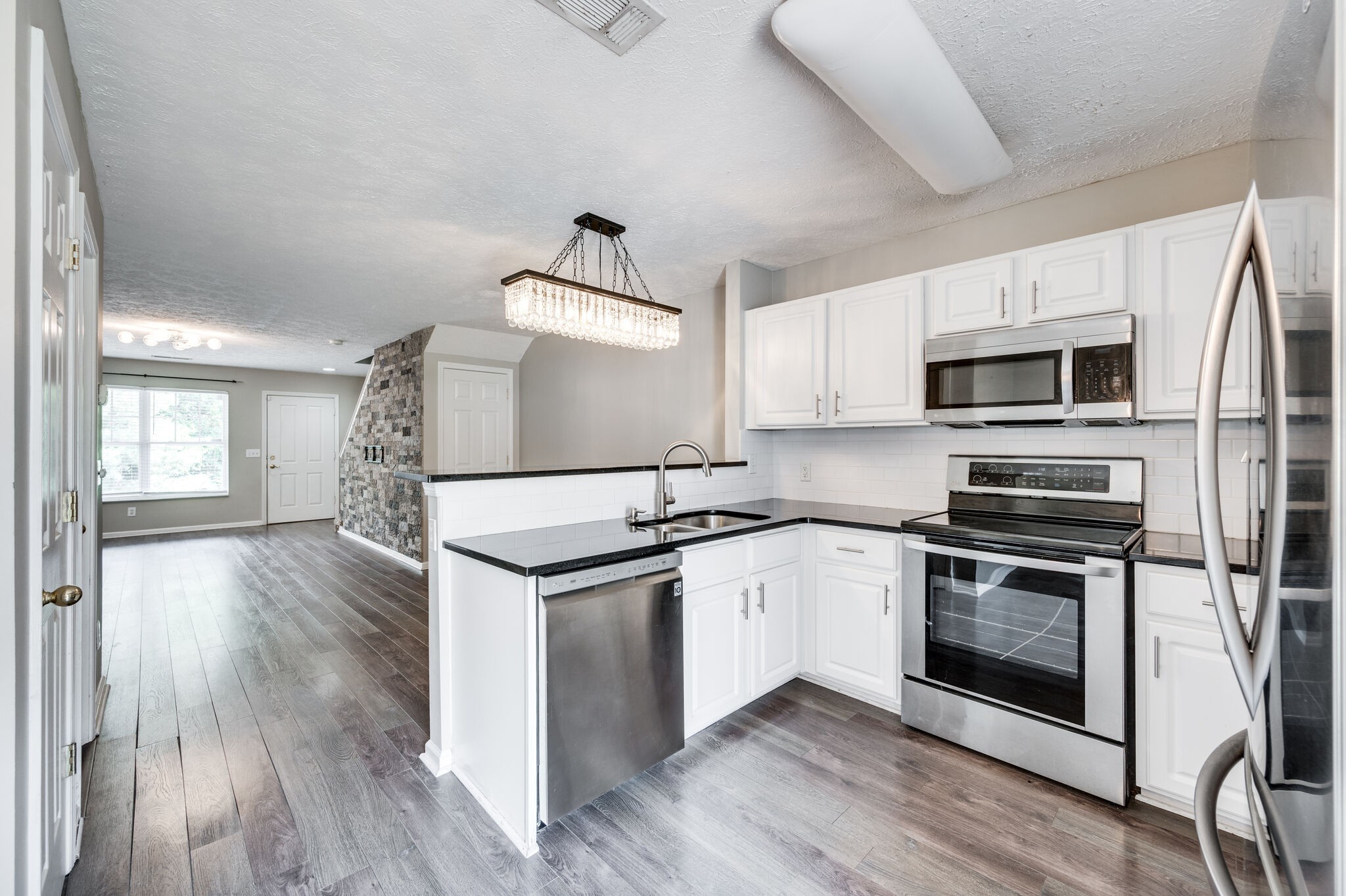 209 Shadow Glen Dr