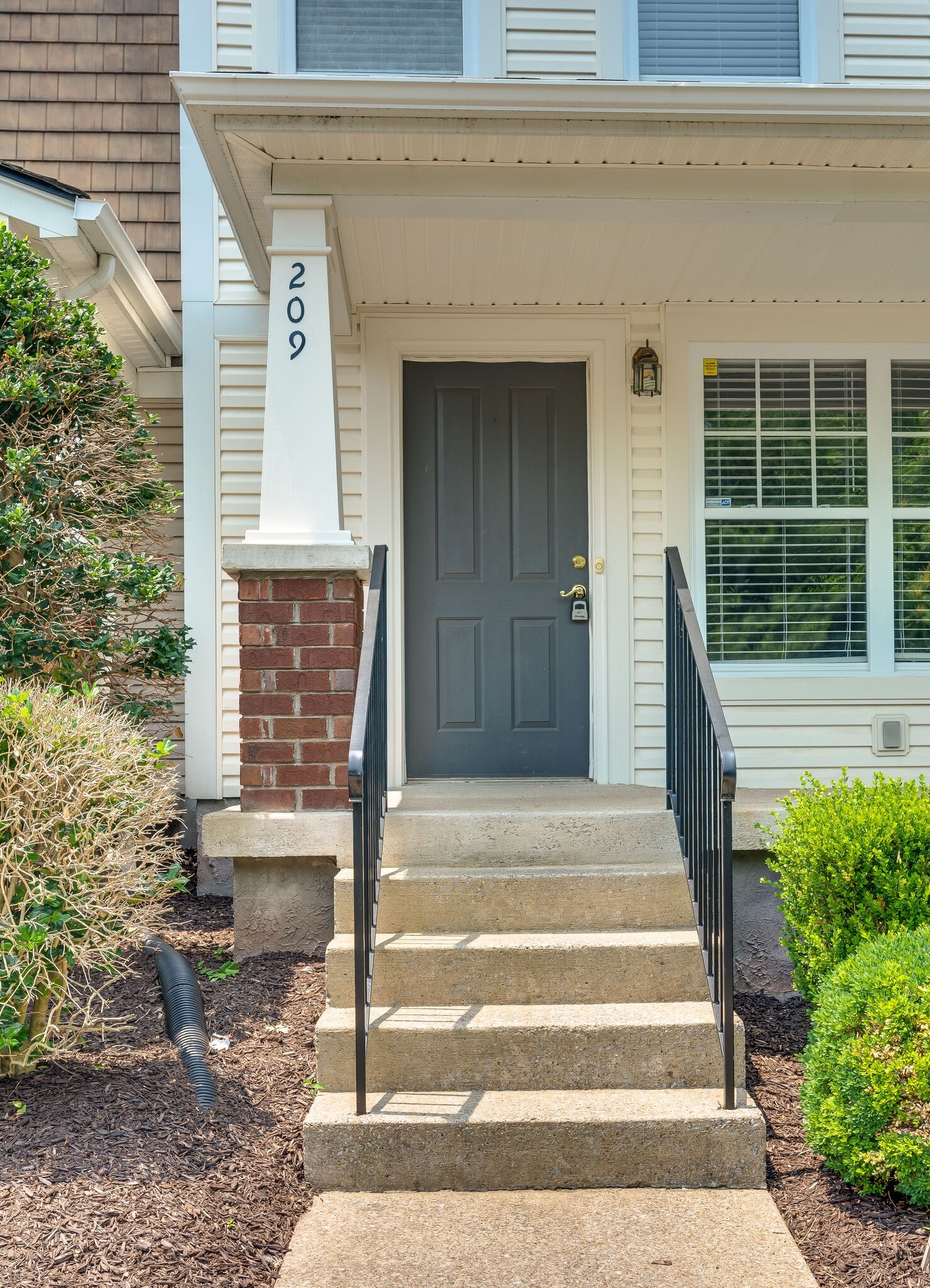 209 Shadow Glen Dr
