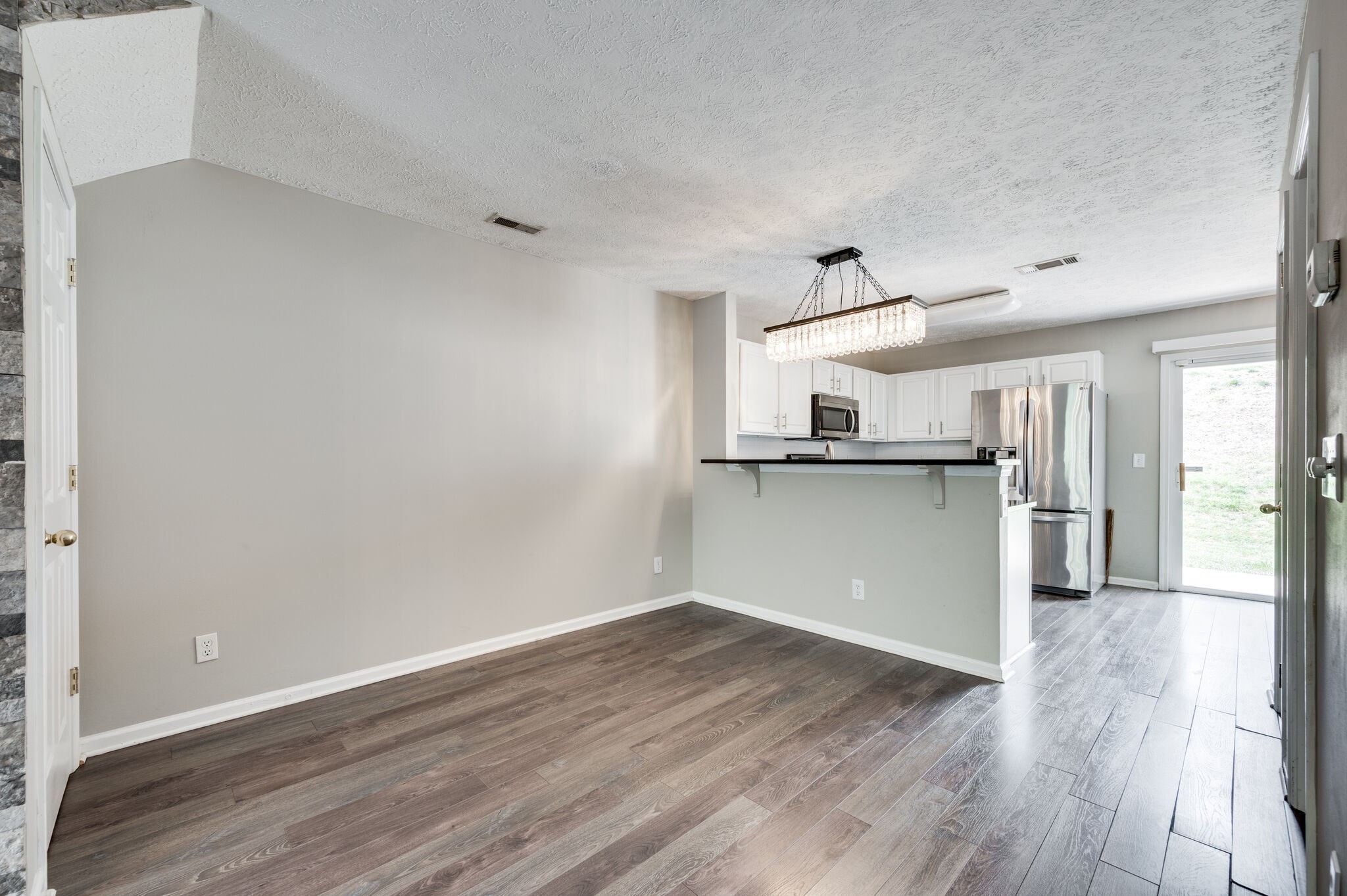 209 Shadow Glen Dr