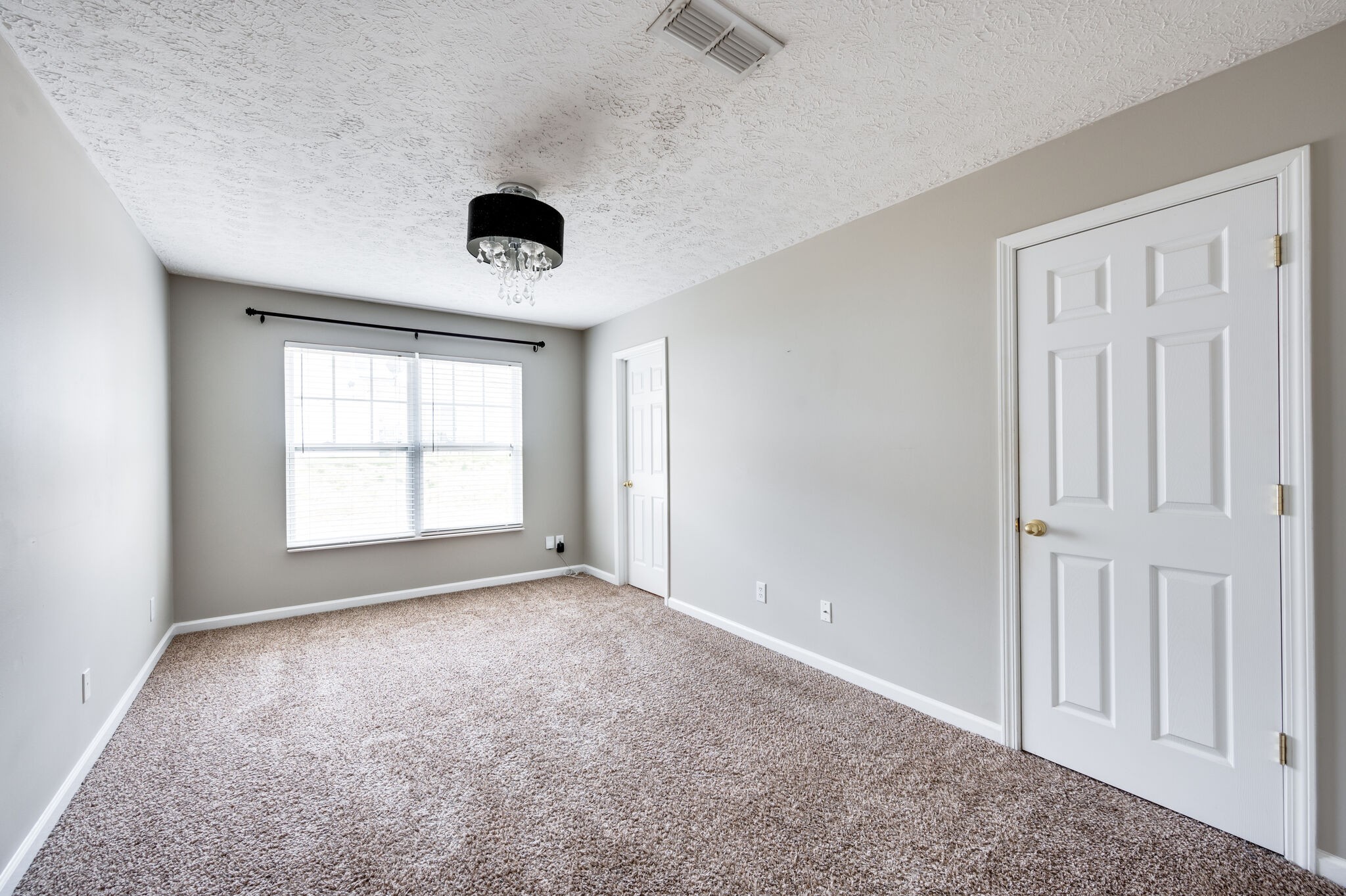 209 Shadow Glen Dr