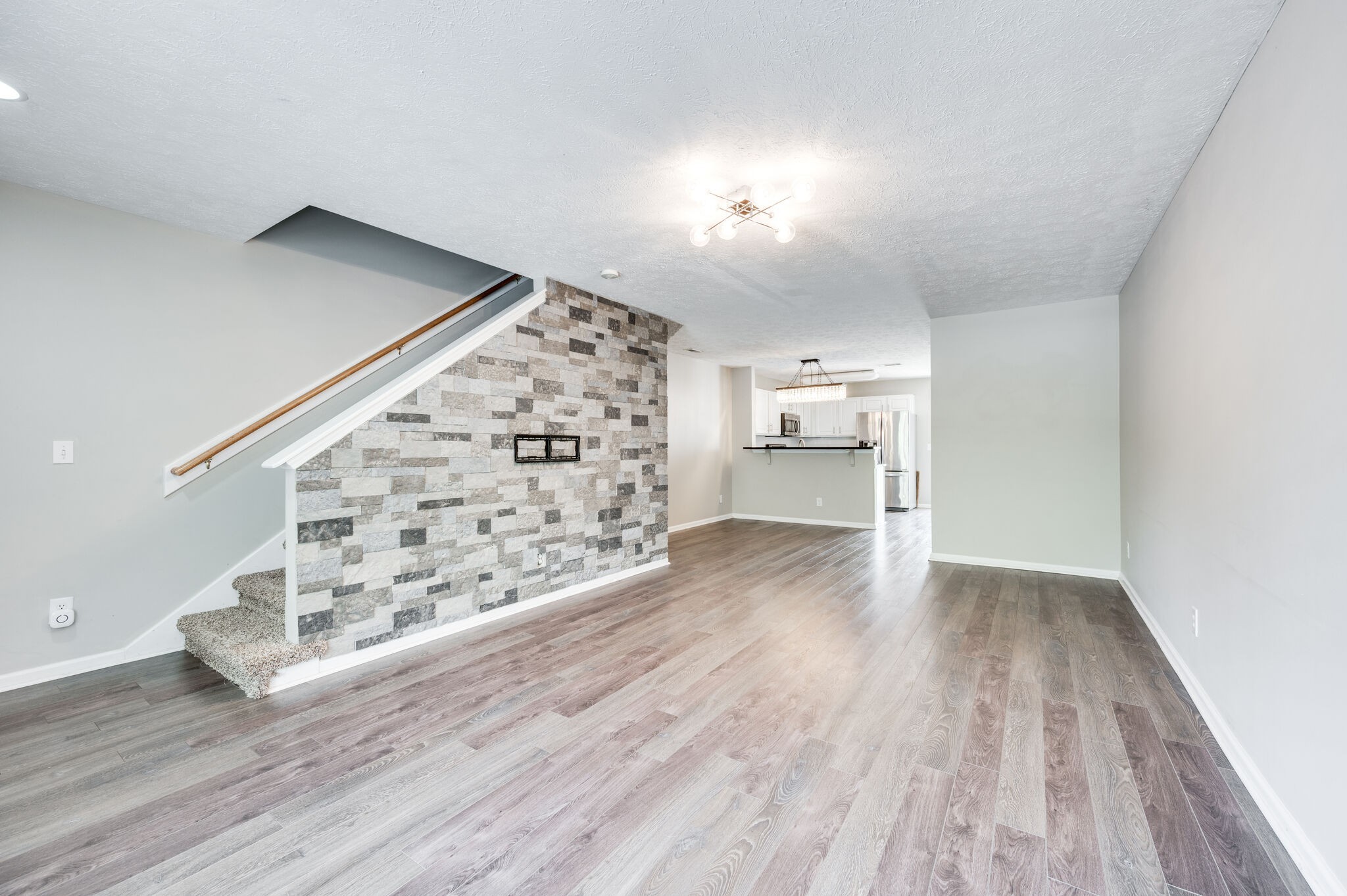 209 Shadow Glen Dr