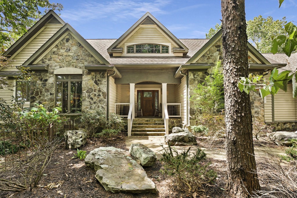 1900 Timberwood Trce
