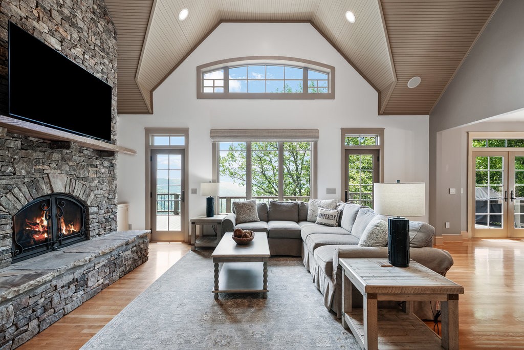 1900 Timberwood Trce