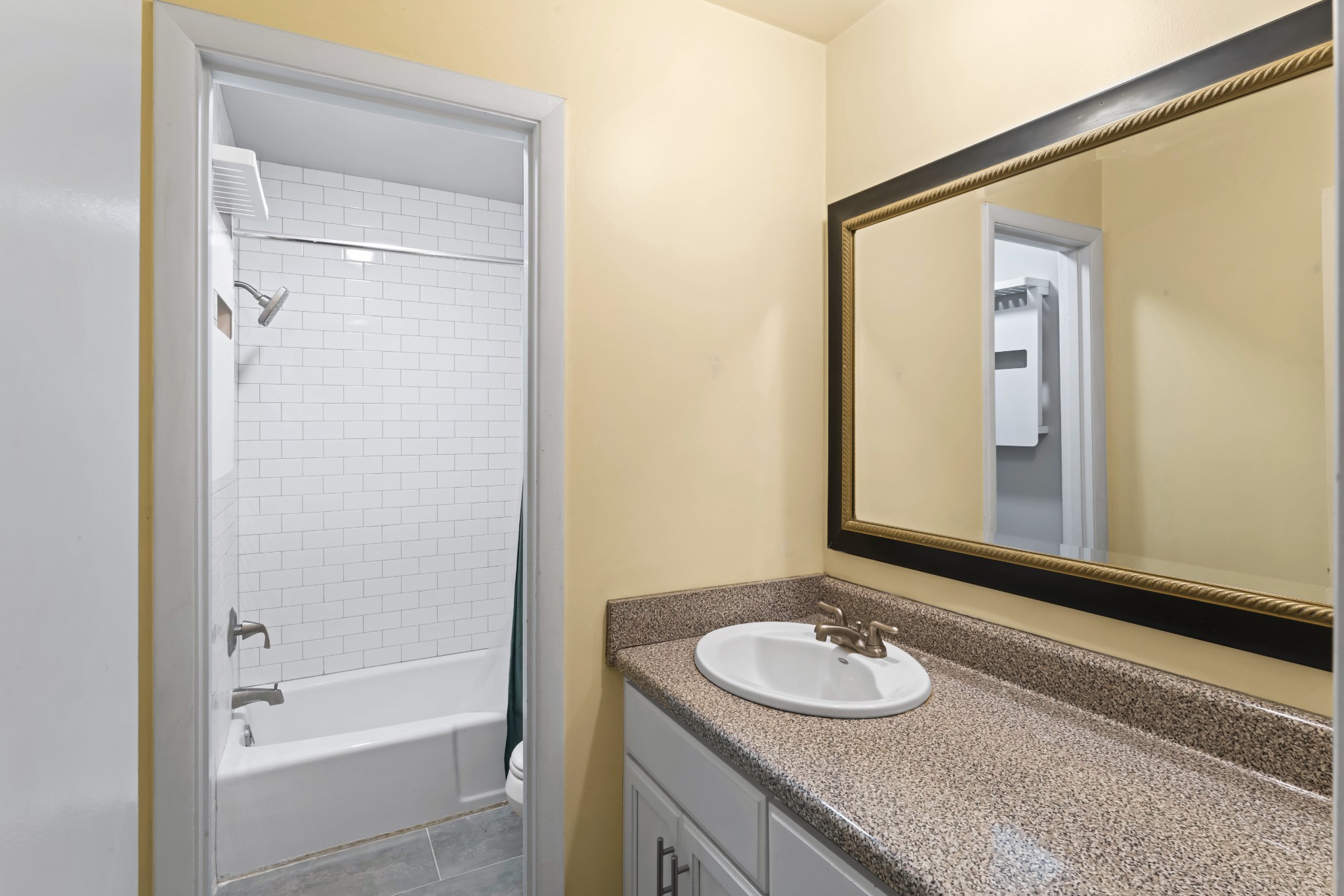 4425 Westlawn Dr Unit: C306