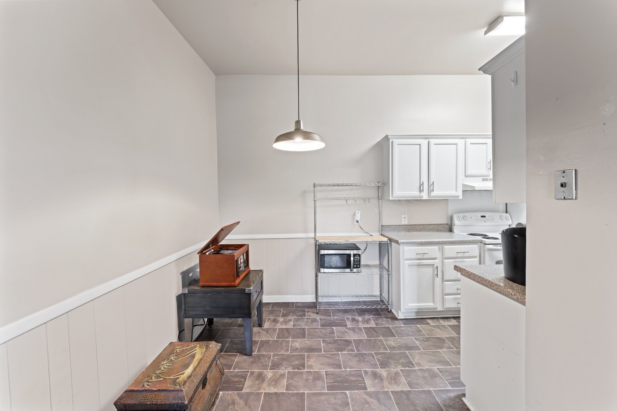 4425 Westlawn Dr Unit: C306