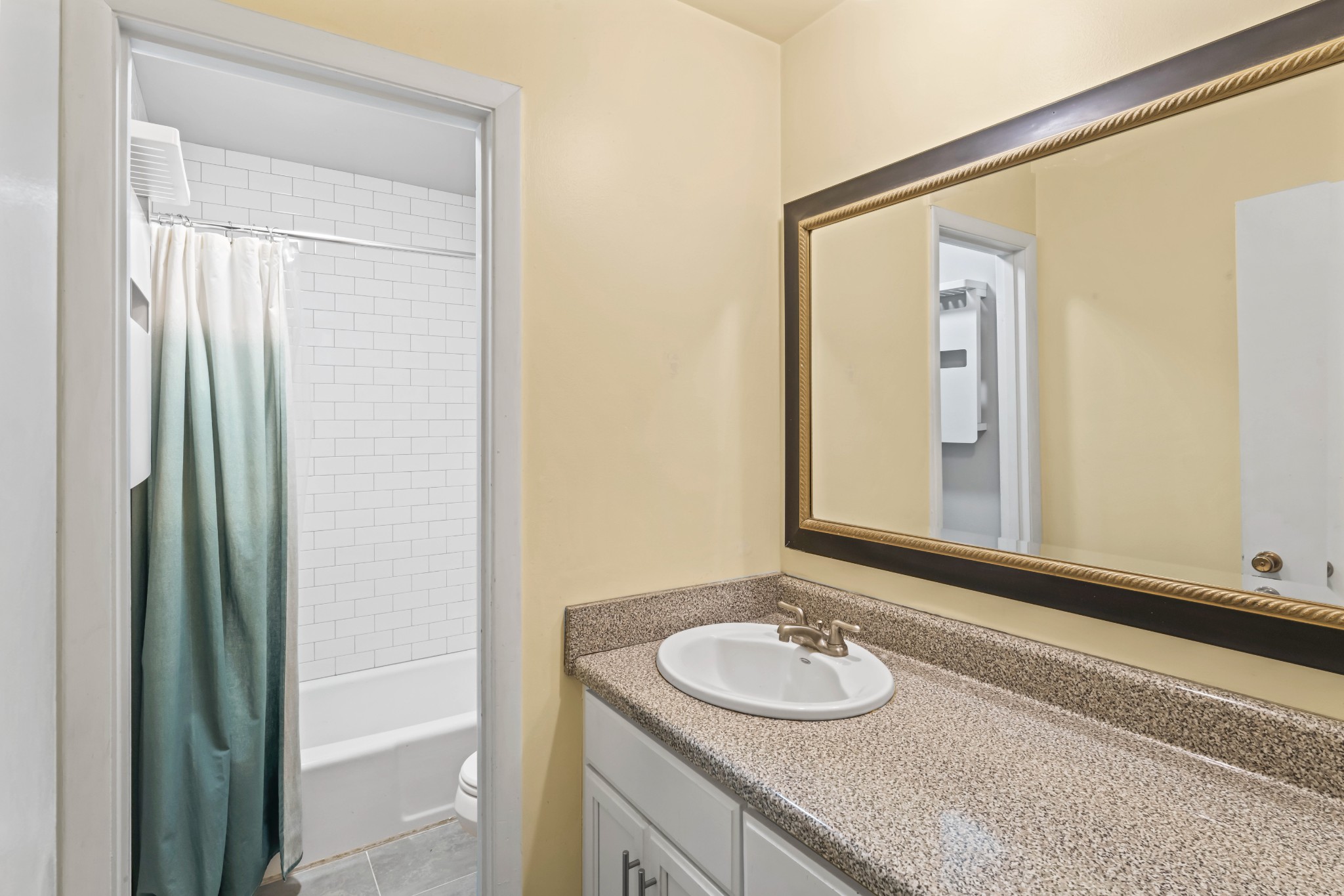 4425 Westlawn Dr Unit: C306