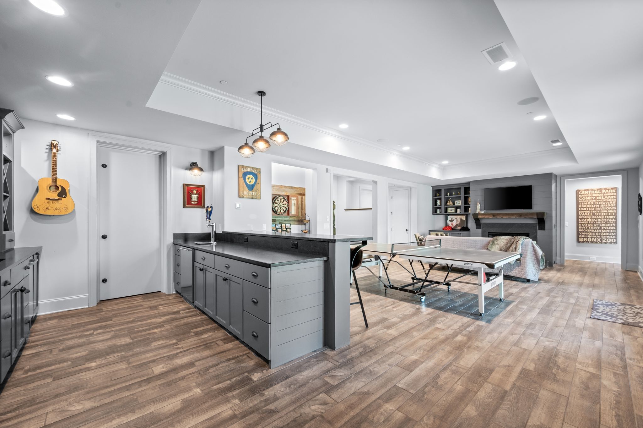 1542 Amesbury Ln