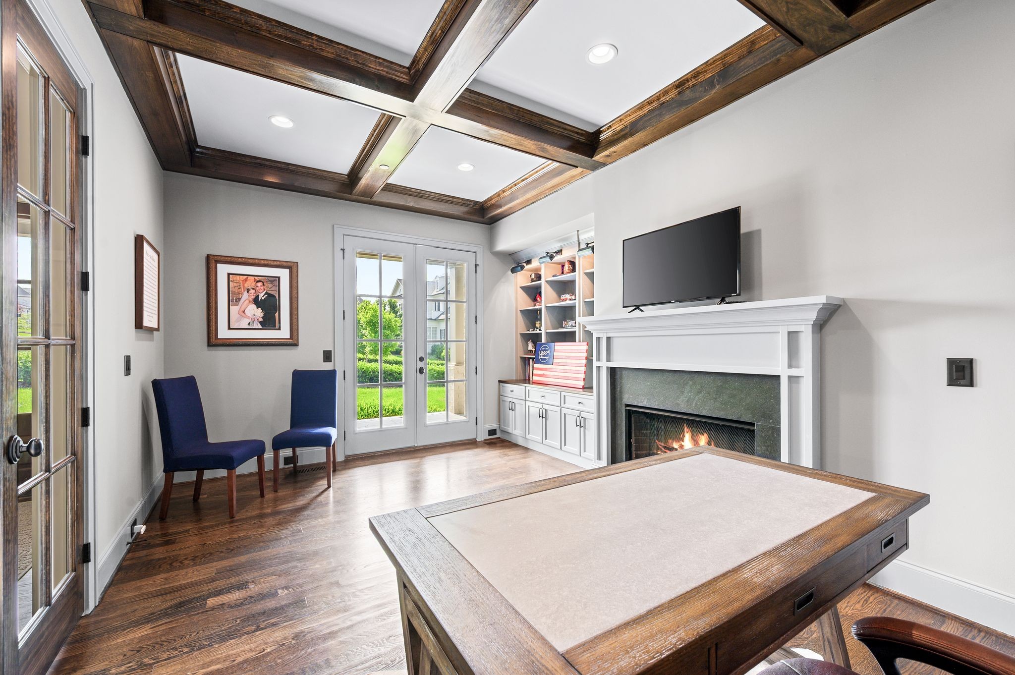 1542 Amesbury Ln