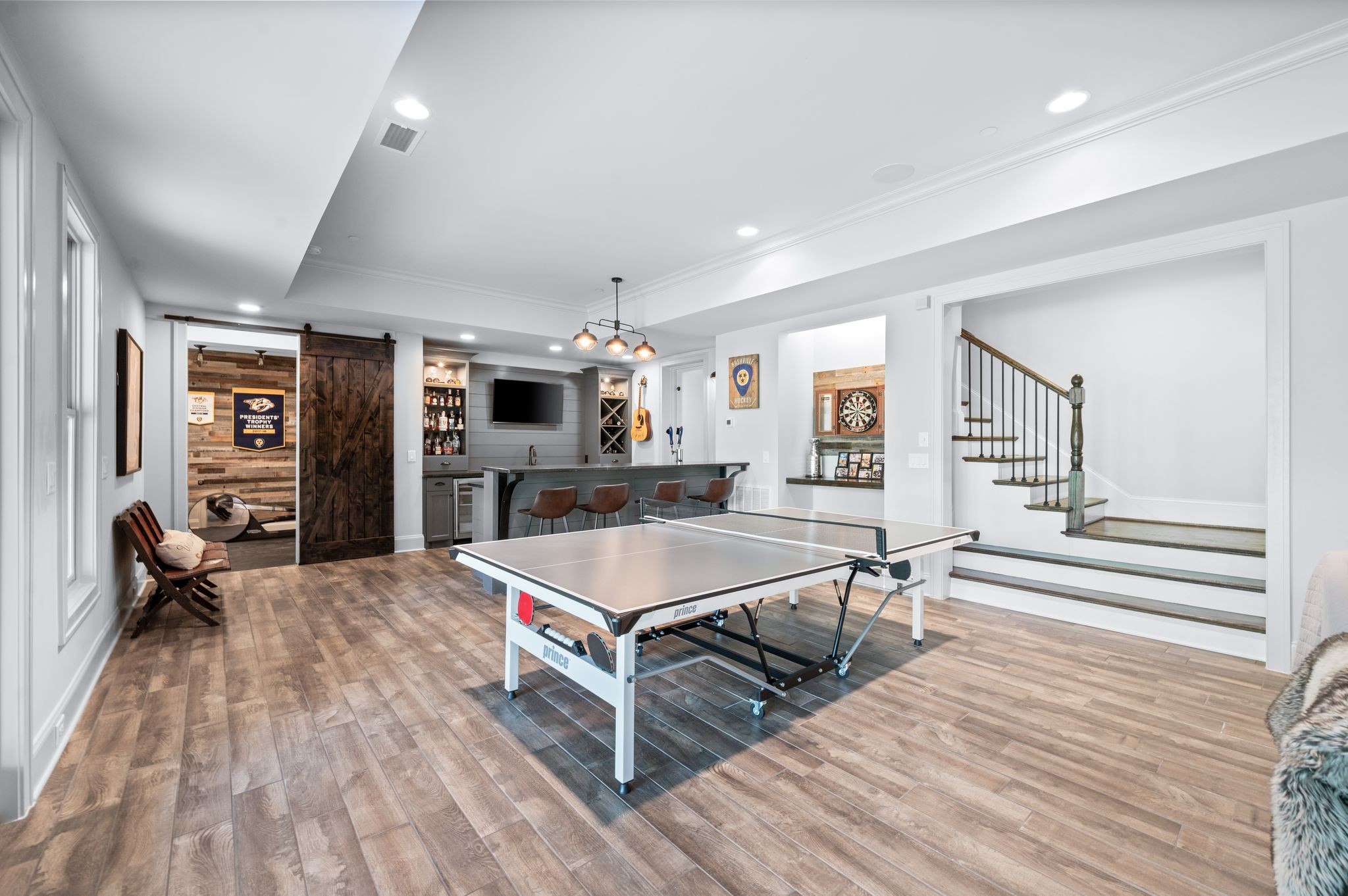 1542 Amesbury Ln