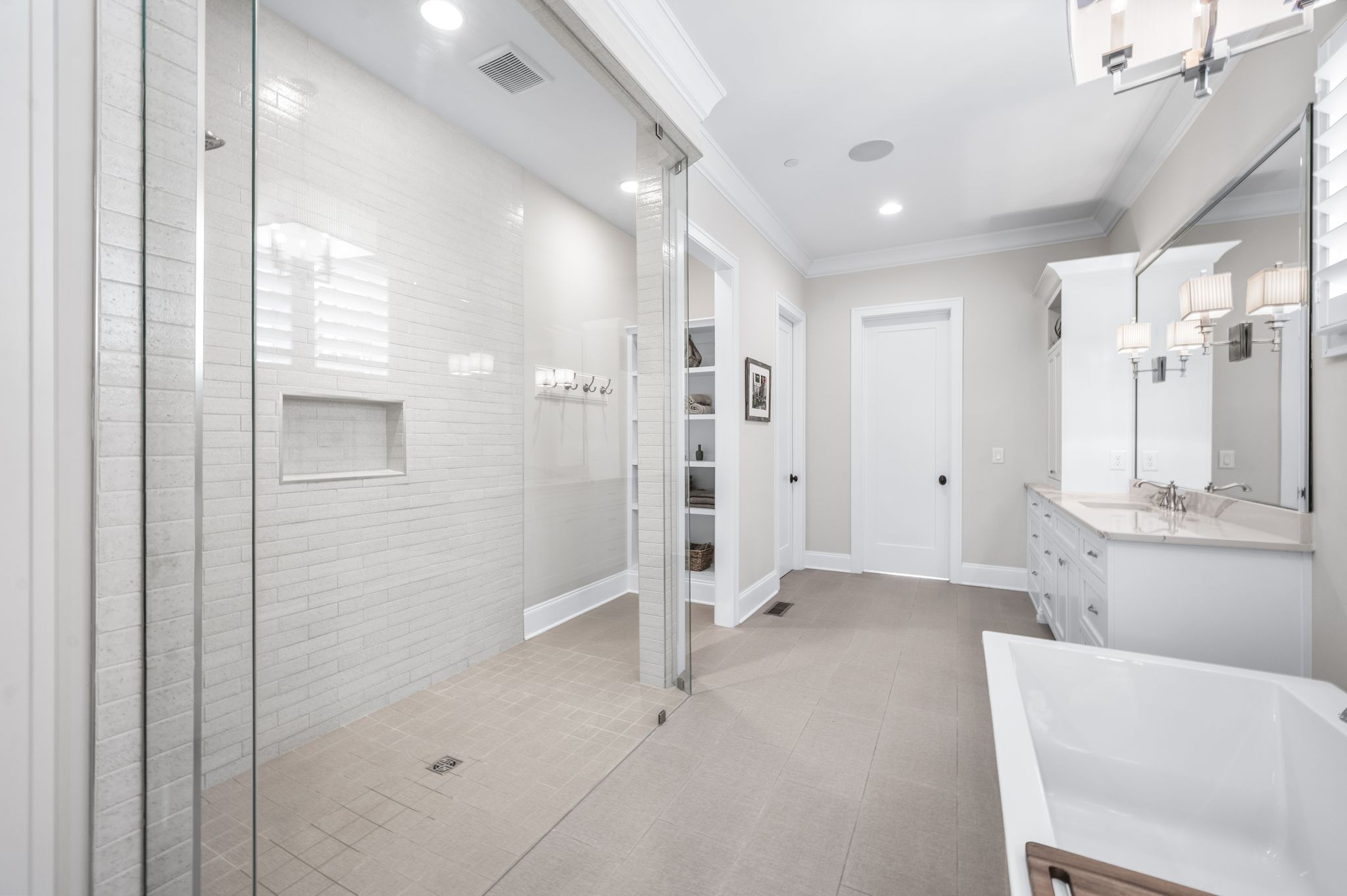 1542 Amesbury Ln