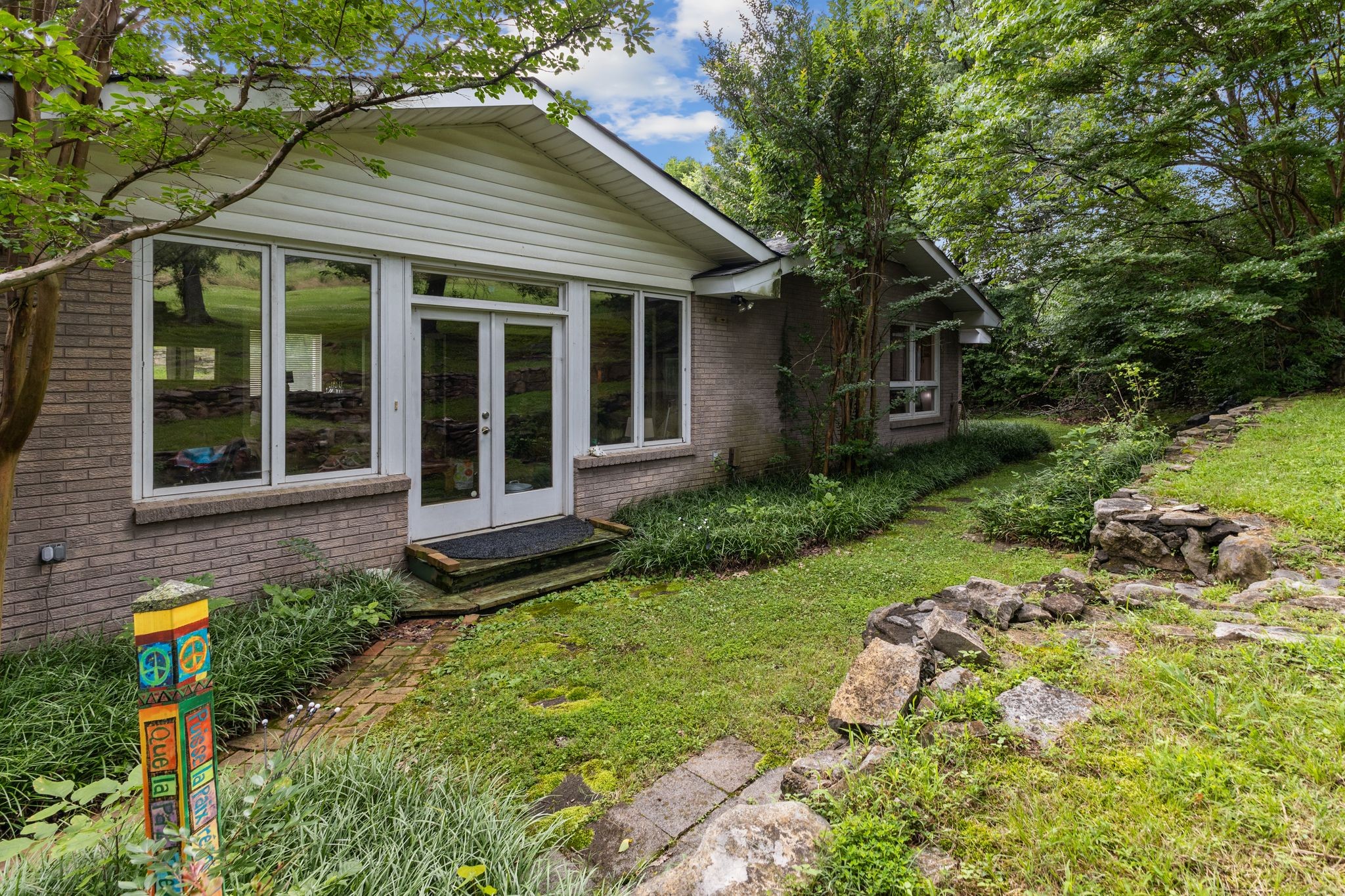 824 Forest Hills Dr