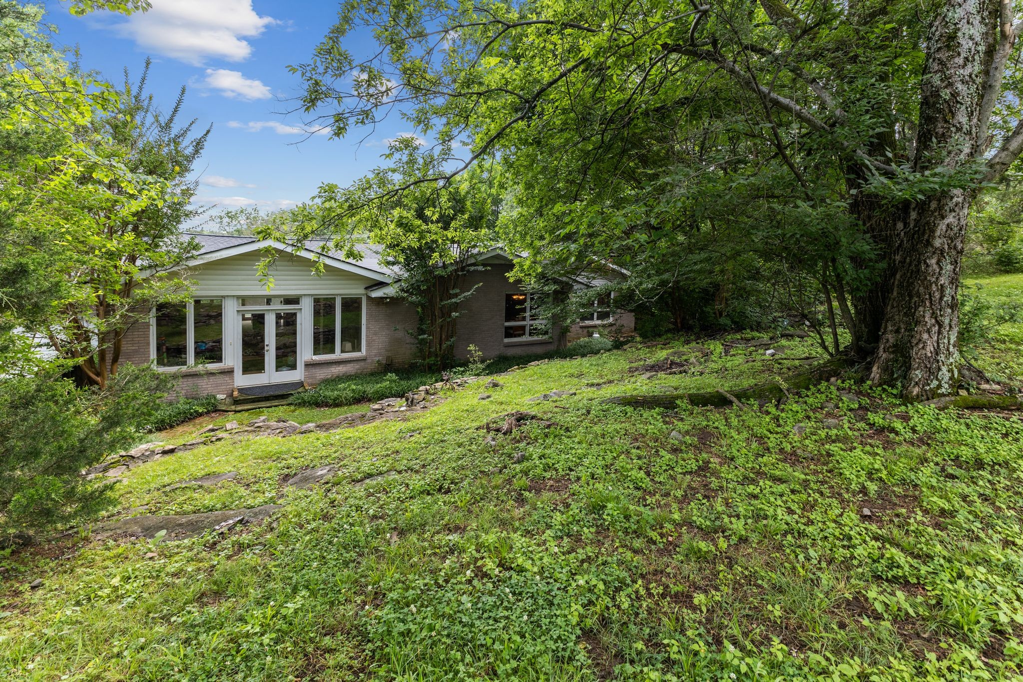 824 Forest Hills Dr
