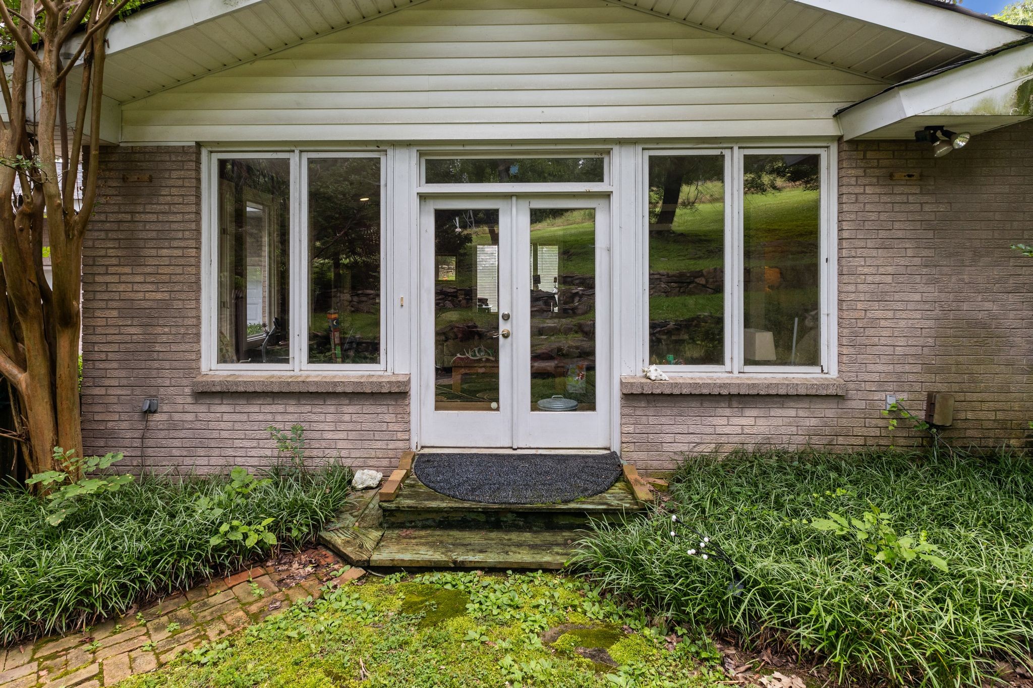 824 Forest Hills Dr