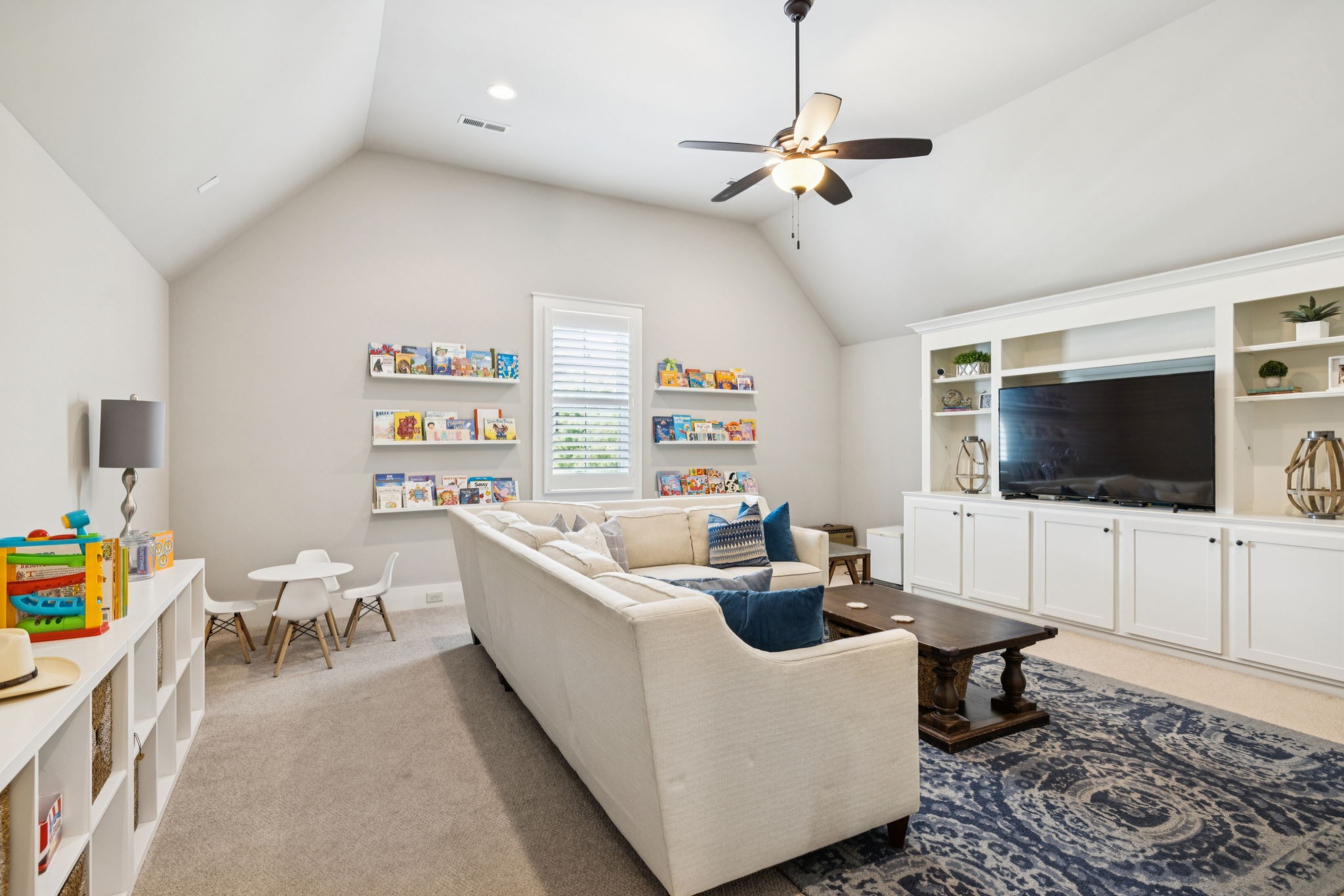 1738 Fontanella Dr
