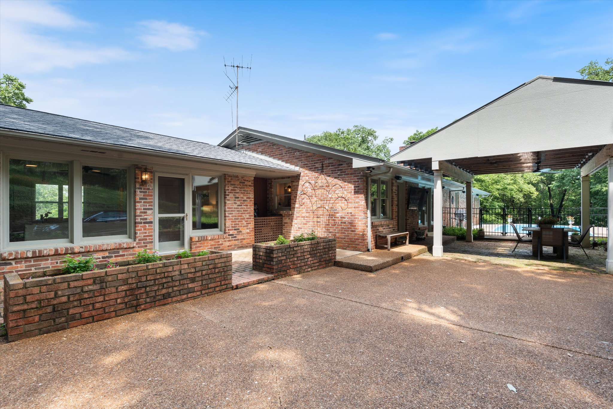 2223 Henpeck Ln