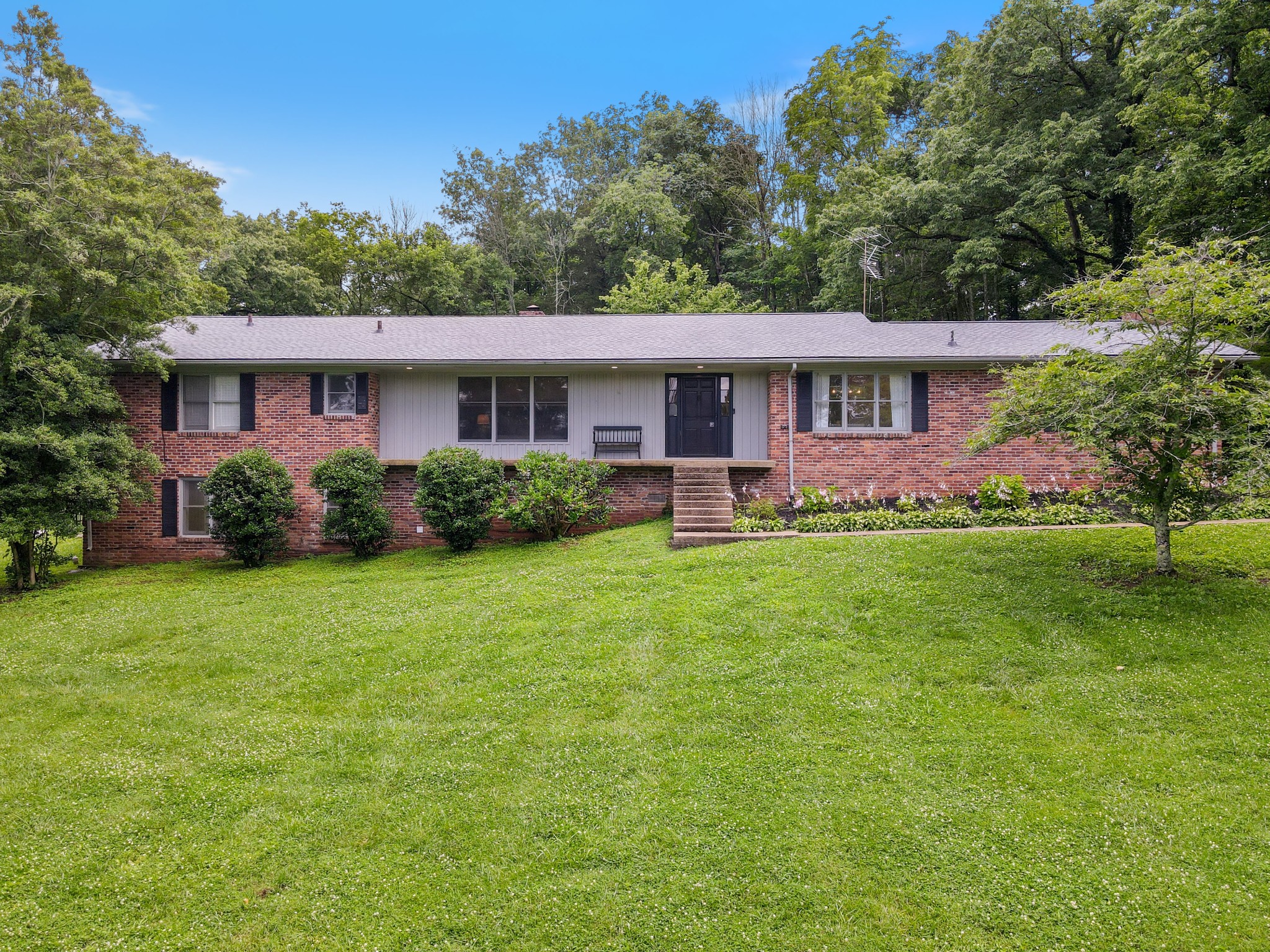 2223 Henpeck Ln