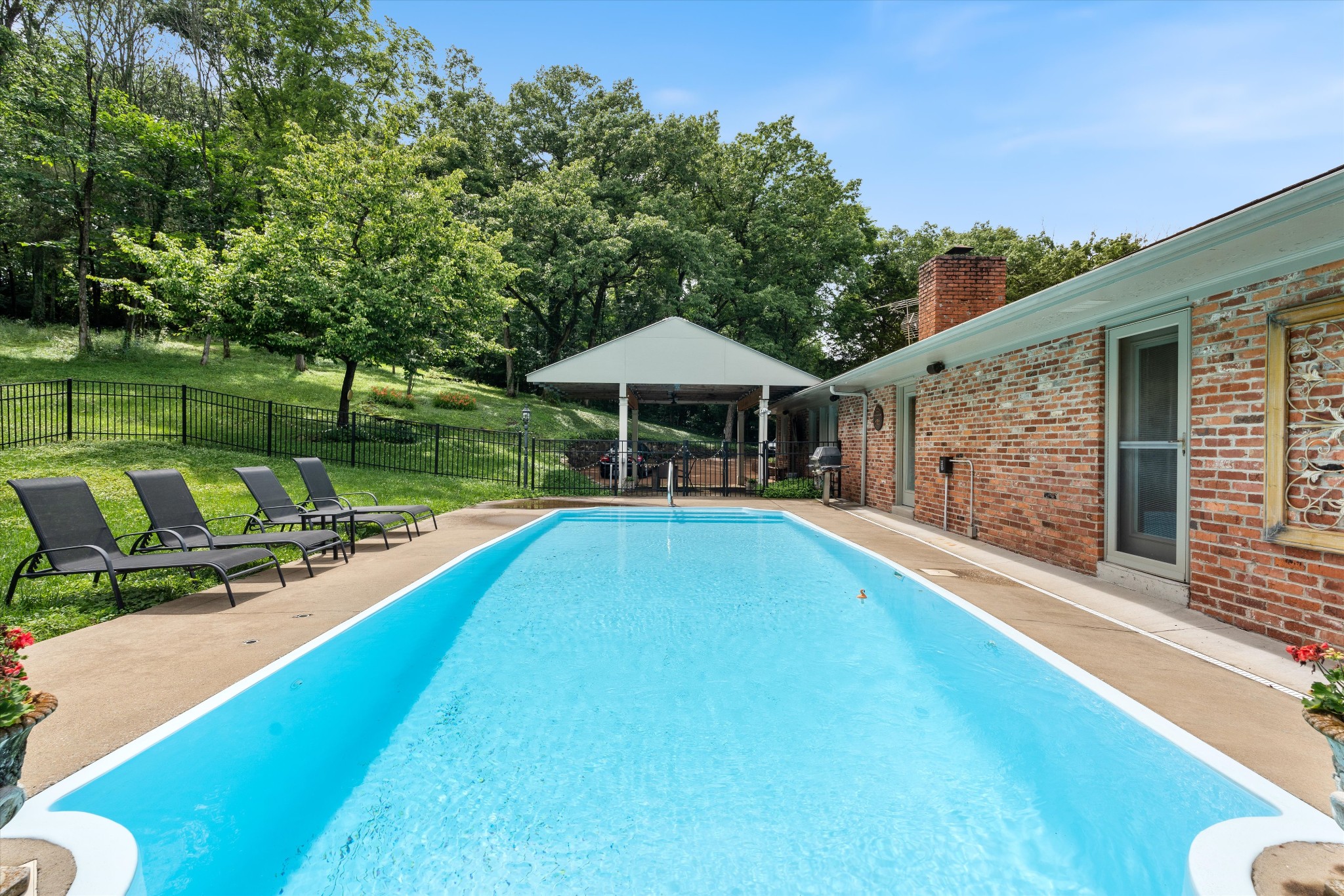 2223 Henpeck Ln