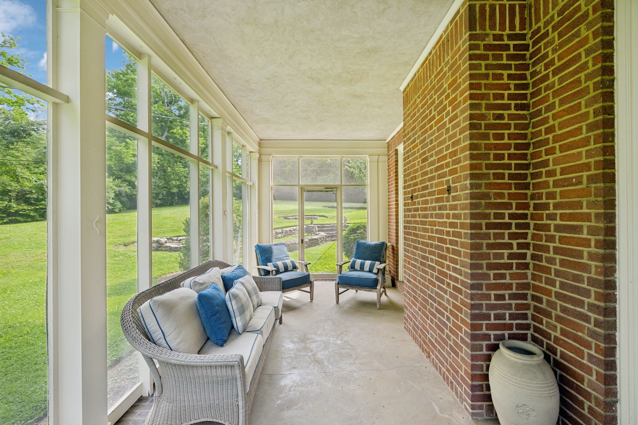 820 Overton Ln