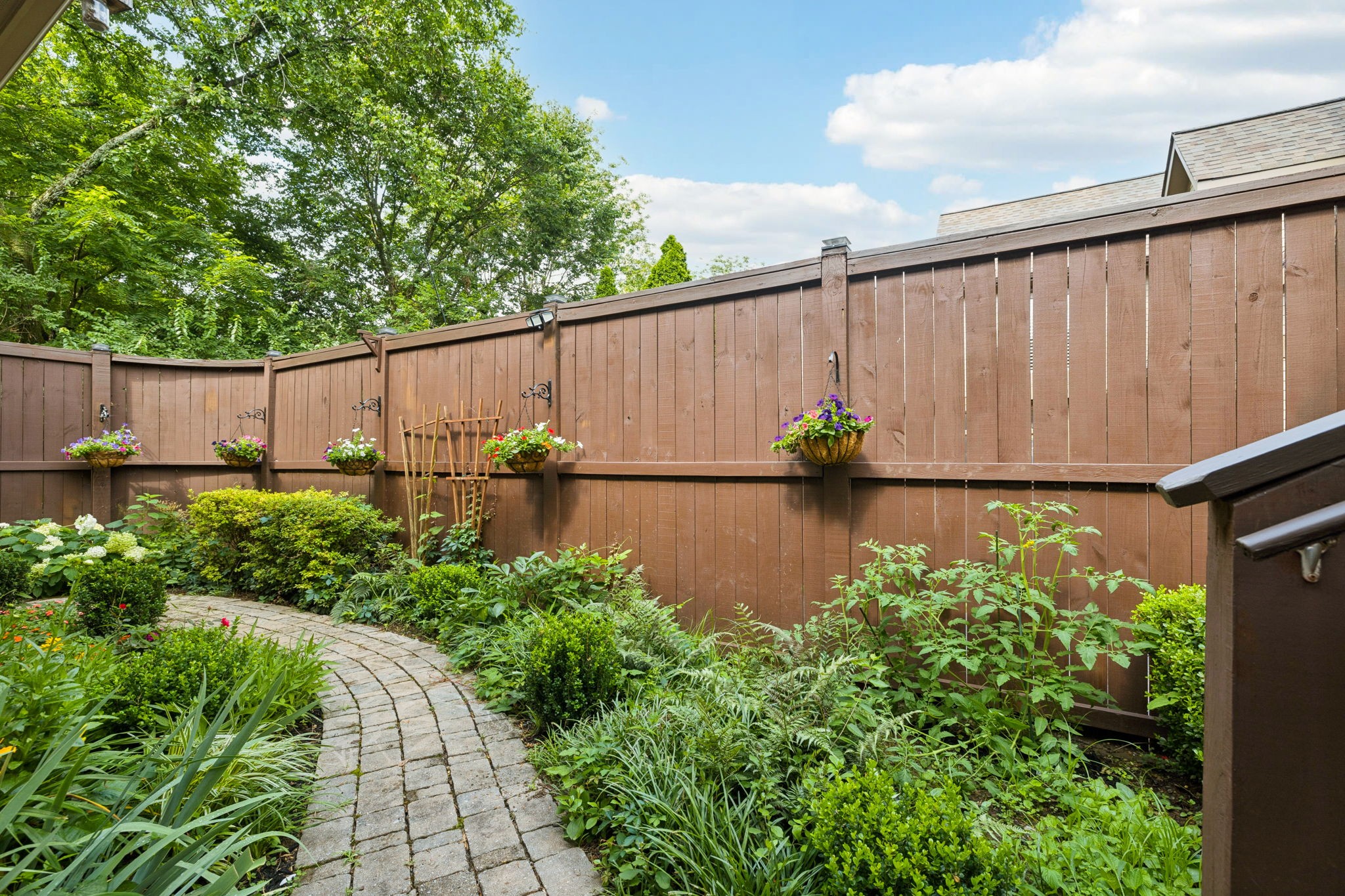 213 Lone Oak Village Way