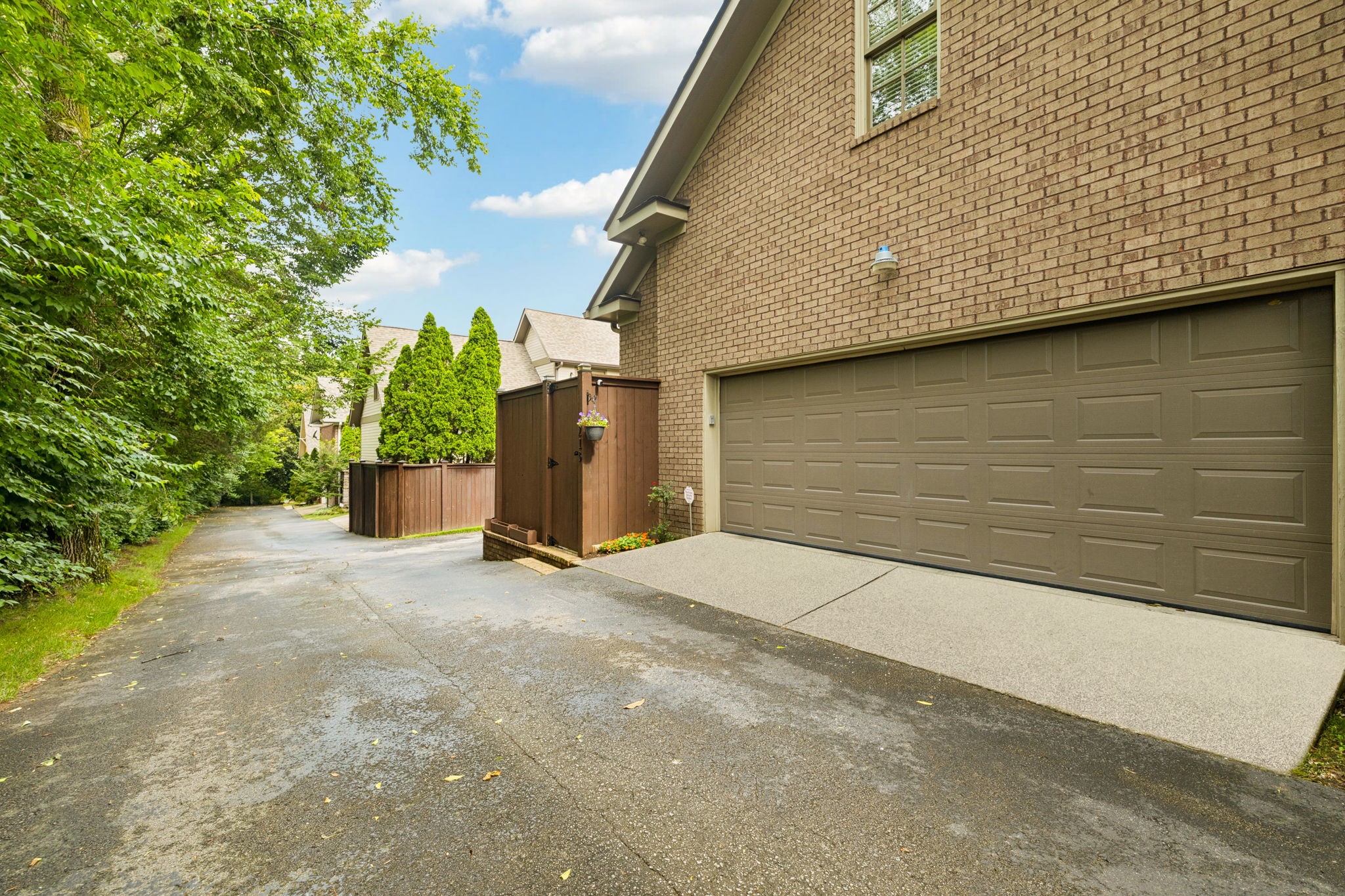 213 Lone Oak Village Way