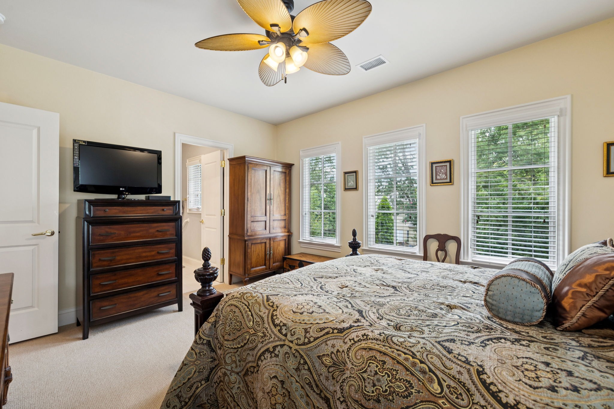 213 Lone Oak Village Way
