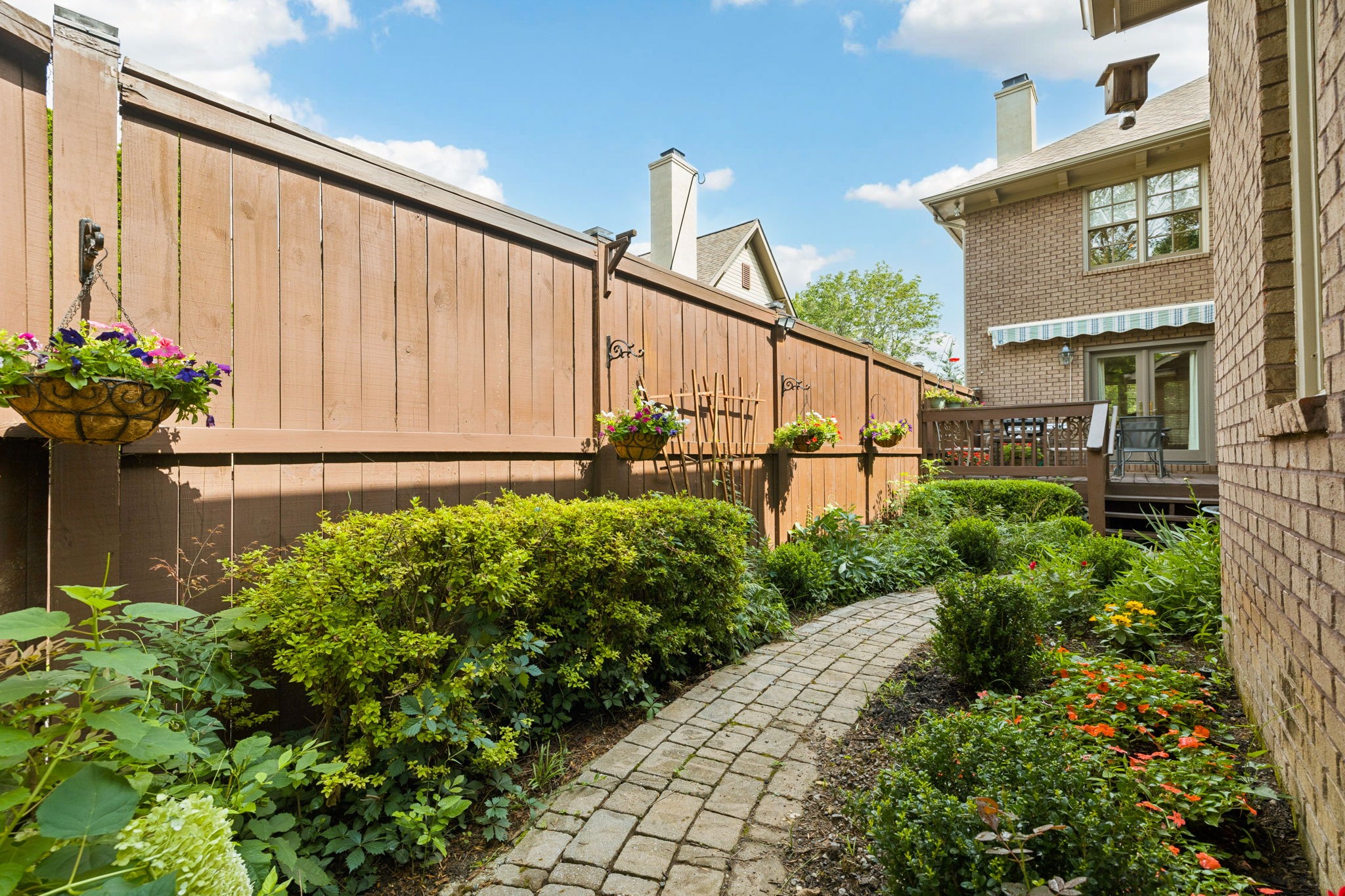 213 Lone Oak Village Way