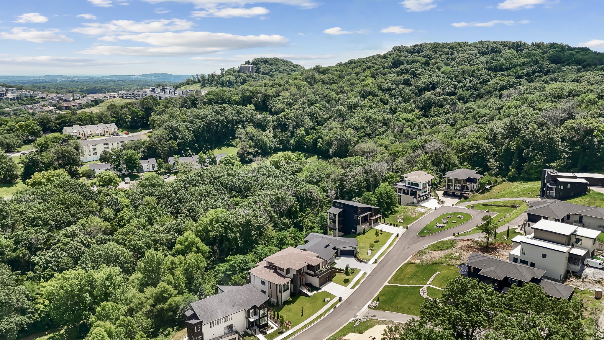 5820 Woodland Hills Dr