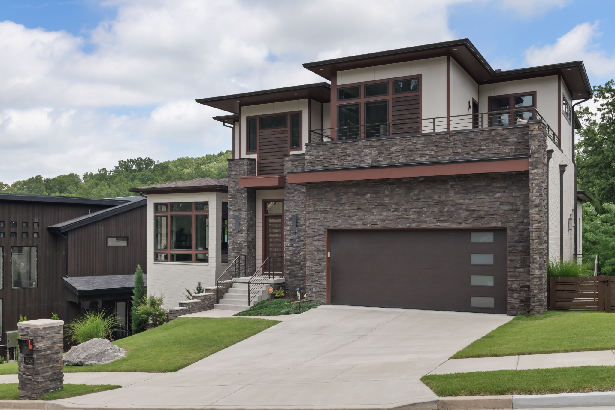 5820 Woodland Hills Dr