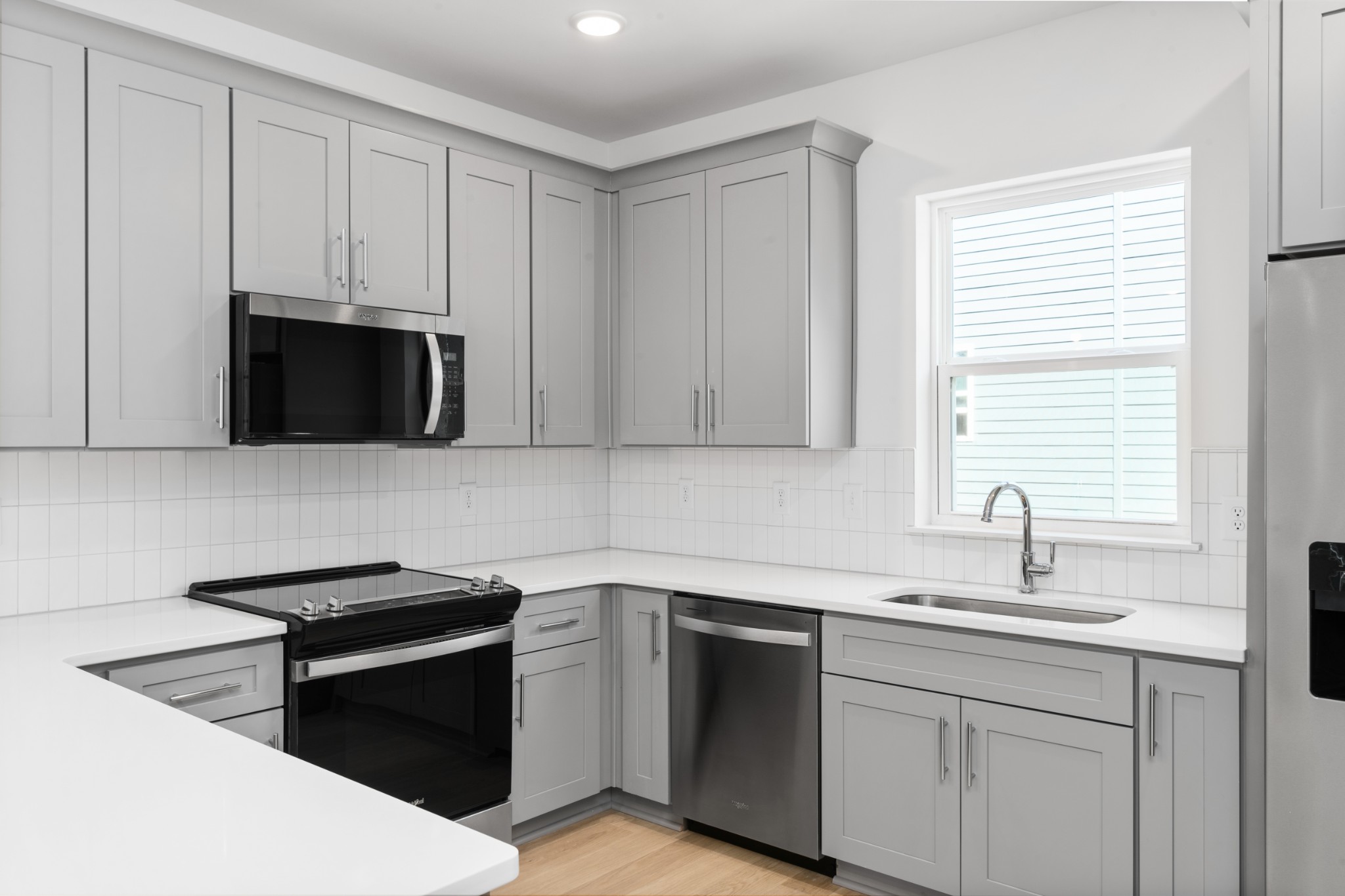 550 Markham St Unit: 12