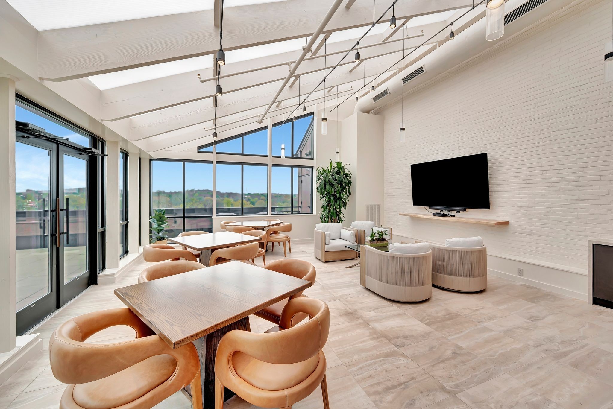 3901 West End Ave Unit: 403